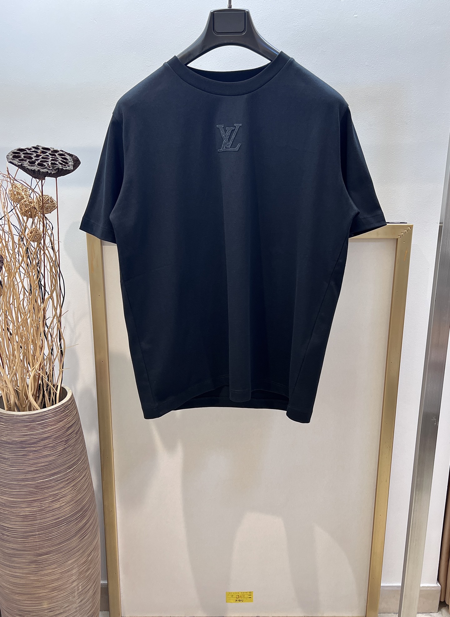 Louis Vuitton Classic Logo Embroidered Short Sleeve T-Shirt - Breathable Comfort 2 i1750440718073 6711 0 0
