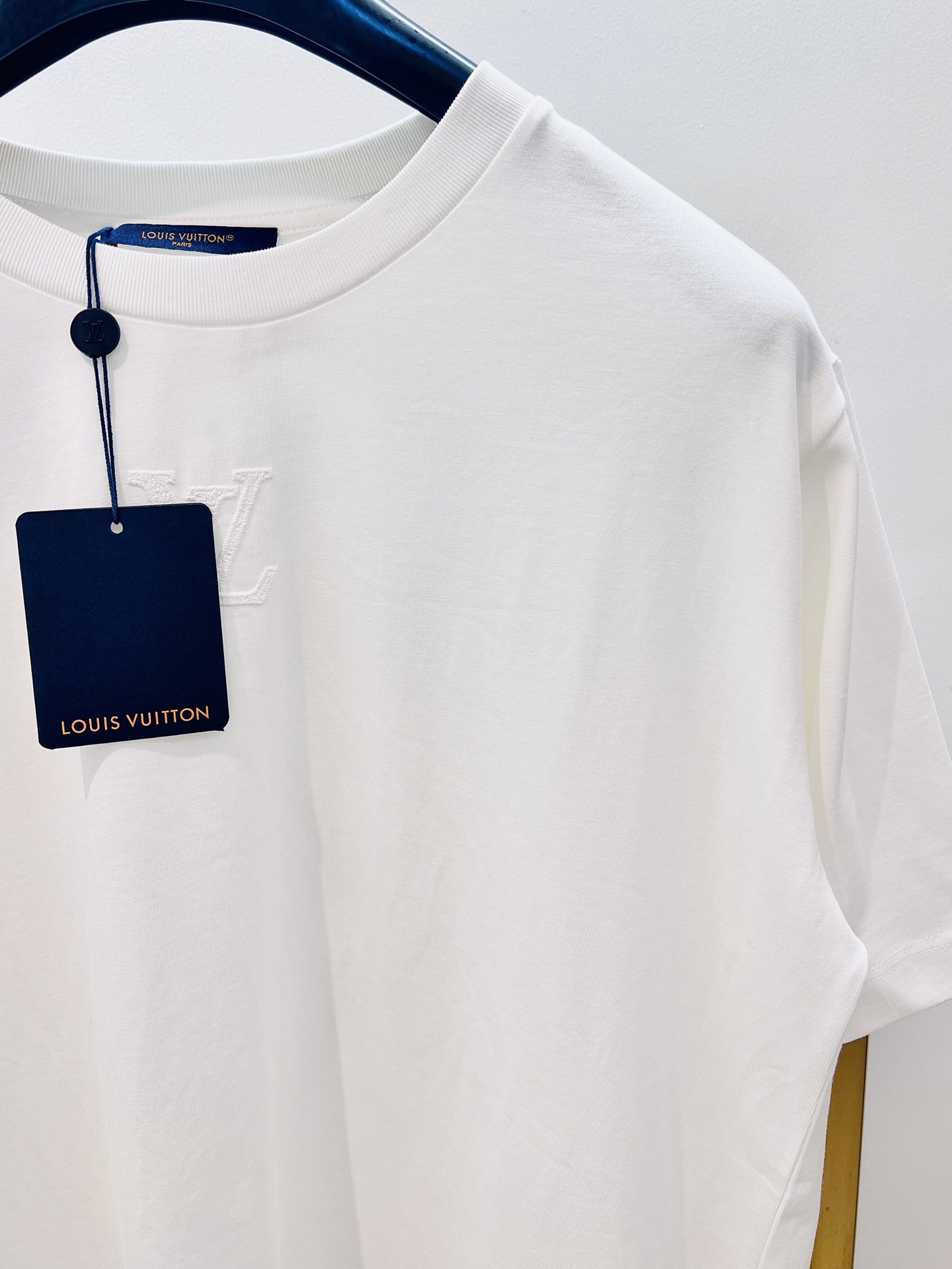Louis Vuitton Classic Logo Embroidered Short Sleeve T-Shirt Unisex 6 i1750440760073 6209 0 4