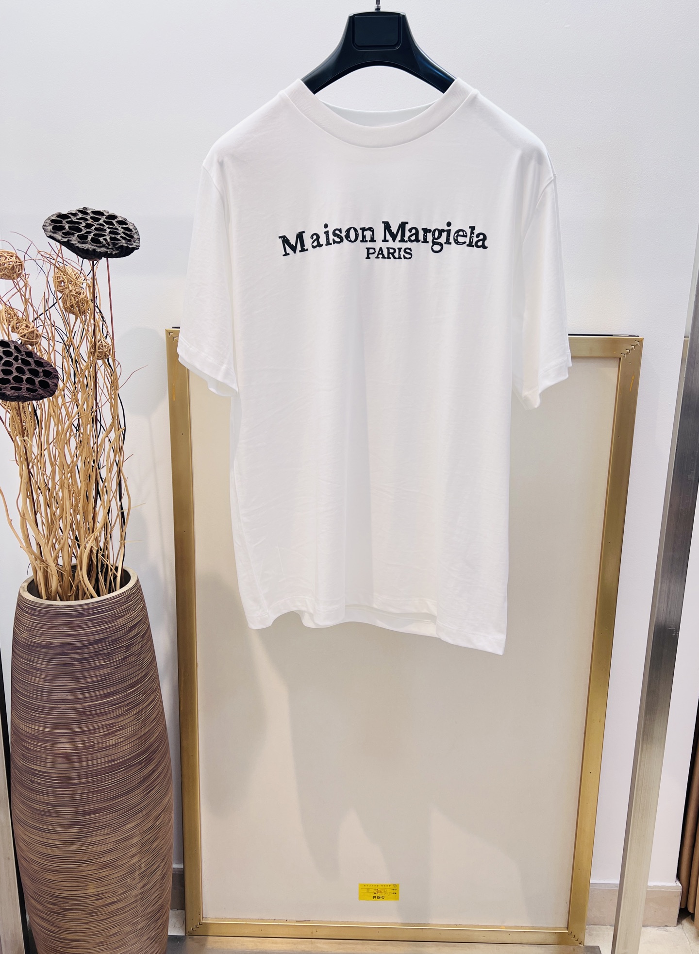 NO:777448,Sizes/m/l/xl Unisex Maison Margiela/MM6 incomplete three-dimensional printed half-sleeved T-shirt OS loose version, full of Margiela street style!  The upper body is very comfortable, especially suitable for people like me who like to wear comfortably # versatile style # majira # looming like being in the backstage of a big show~ When it comes to digital art, MM6 is definitely at the top. Simple digital art has always been at the top of the European trend. Washing method: dry clean or machine wash in cold water on the reverse side and dry naturally!  Avoid soaking in warm water, men's and women's clothing, masion margiela, masion margiela, tees, t-shirt,19860909Sizes/m/l/xl 男女同款 Maison Margiela/MM6残缺立体印花半袖T恤 OS宽松版 马*拉街头感拉满！上身很舒适 特别适合我这种喜欢舒适穿着 #百搭款 #马吉拉＃若隐若现仿佛置身大秀后场~论数字艺术MM6绝对玩到顶尖 简约数字艺术始终走在欧洲潮流顶端 洗涤方式干洗或反面冷水快速机洗自然晾干！忌温热水浸泡,男装女装,masion margiela,masion margiela,tees，t-shirt,,Women's clothing