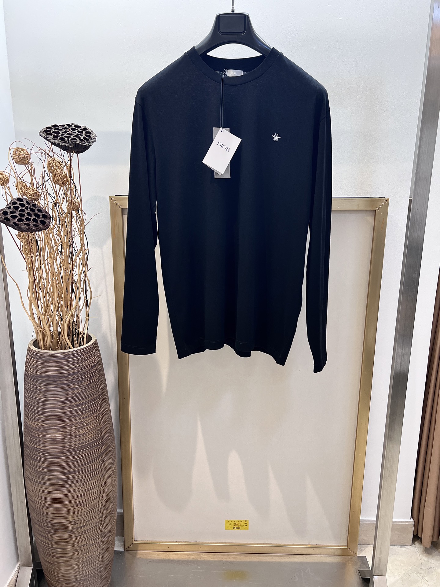Dior Logo Embroidered Black Long Sleeve Crew Neck T-Shirt for Women 2 i1758049215464 4235 0 0