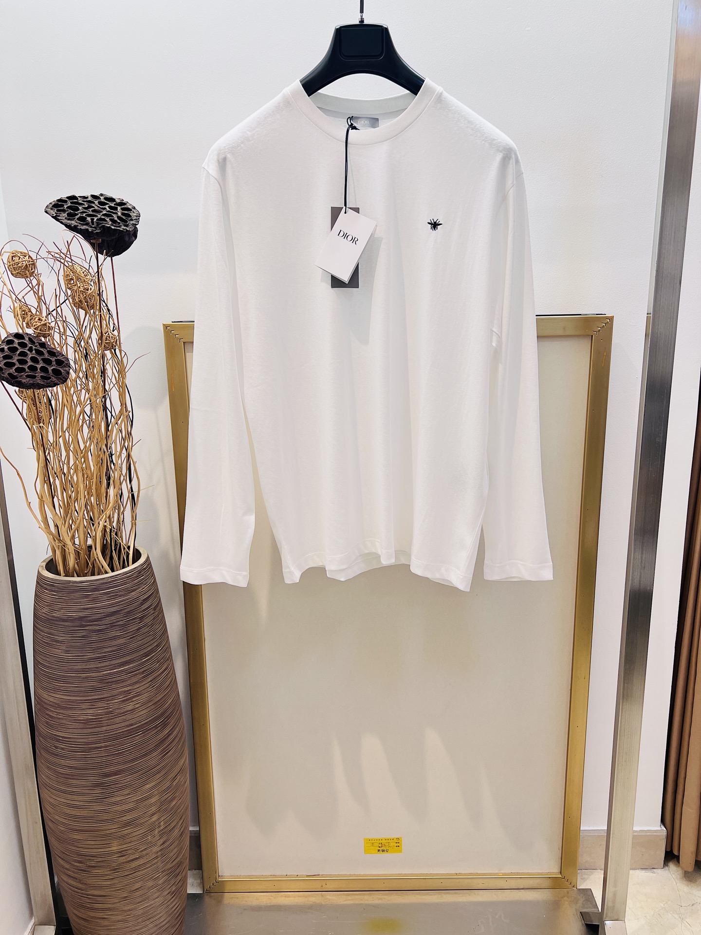 Dior Logo Embroidered White Long Sleeve Crew Neck T-Shirt for Women 2 i1758049233751 7400 0 0