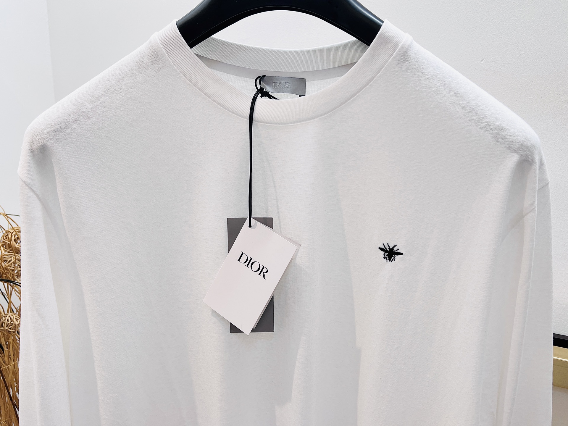 Dior Logo Embroidered White Long Sleeve Crew Neck T-Shirt for Women 4 i1758049233788 1690 0 2