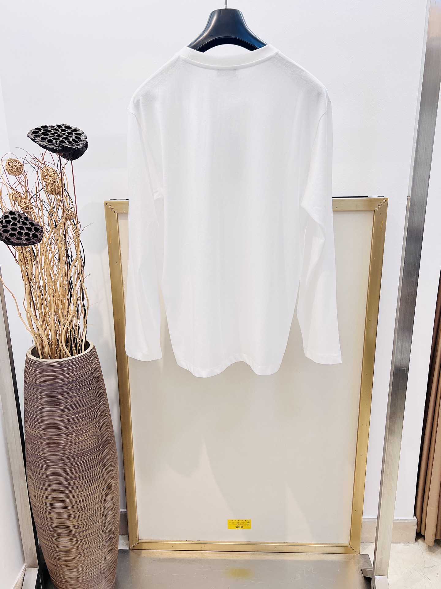 Dior Logo Embroidered White Long Sleeve Crew Neck T-Shirt for Women 7 i1758049233843 4463 0 5