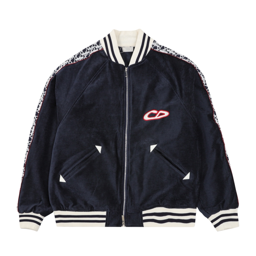 💰250
DIOR X KAWS 蛇年限定织带棒球服外套
尺码:XS-L