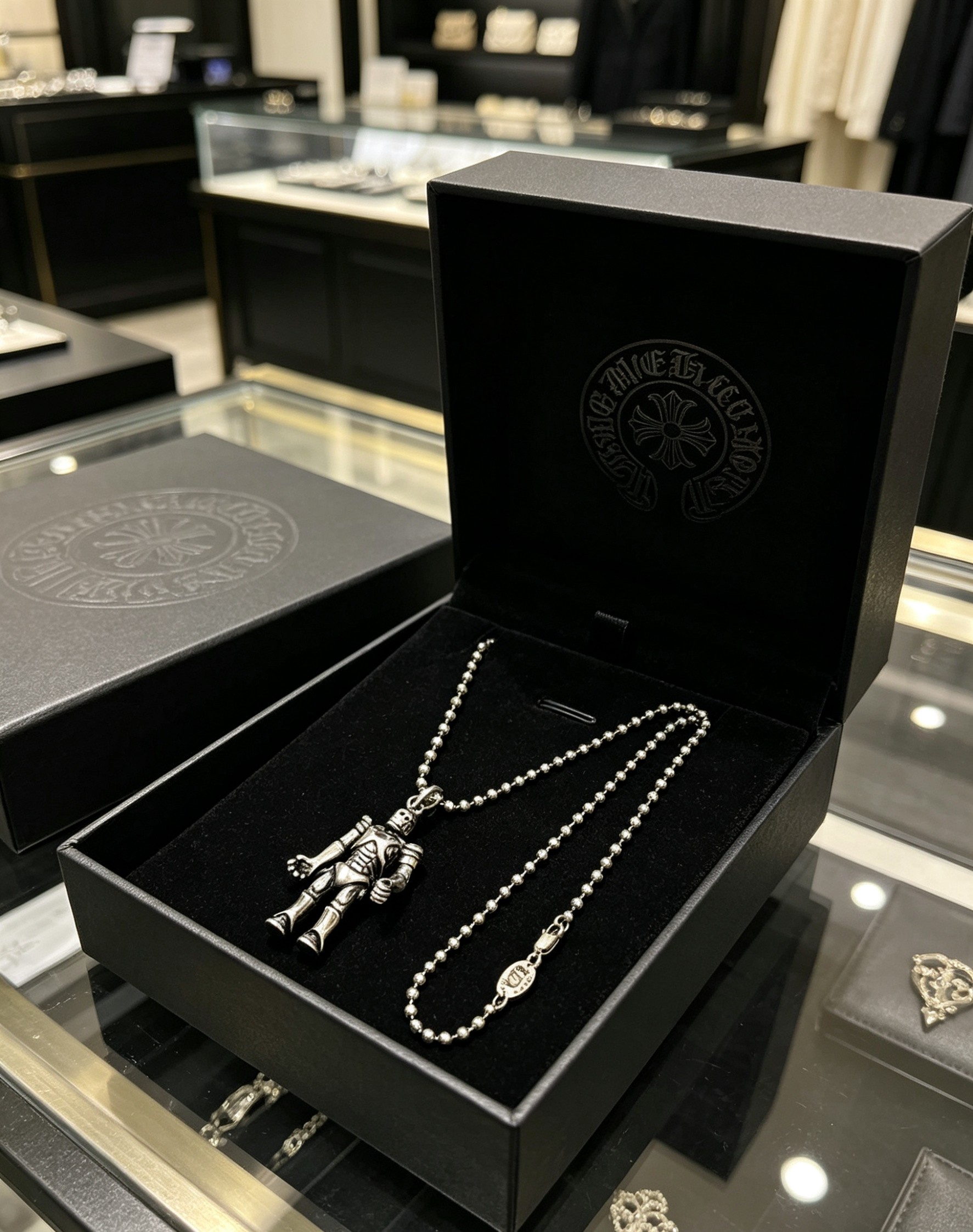Chrome Hearts 克罗心机器人吊坠项链 机甲造型立体雕刻 关节盔甲细节精湛 做旧工艺加持 圆珠链搭配