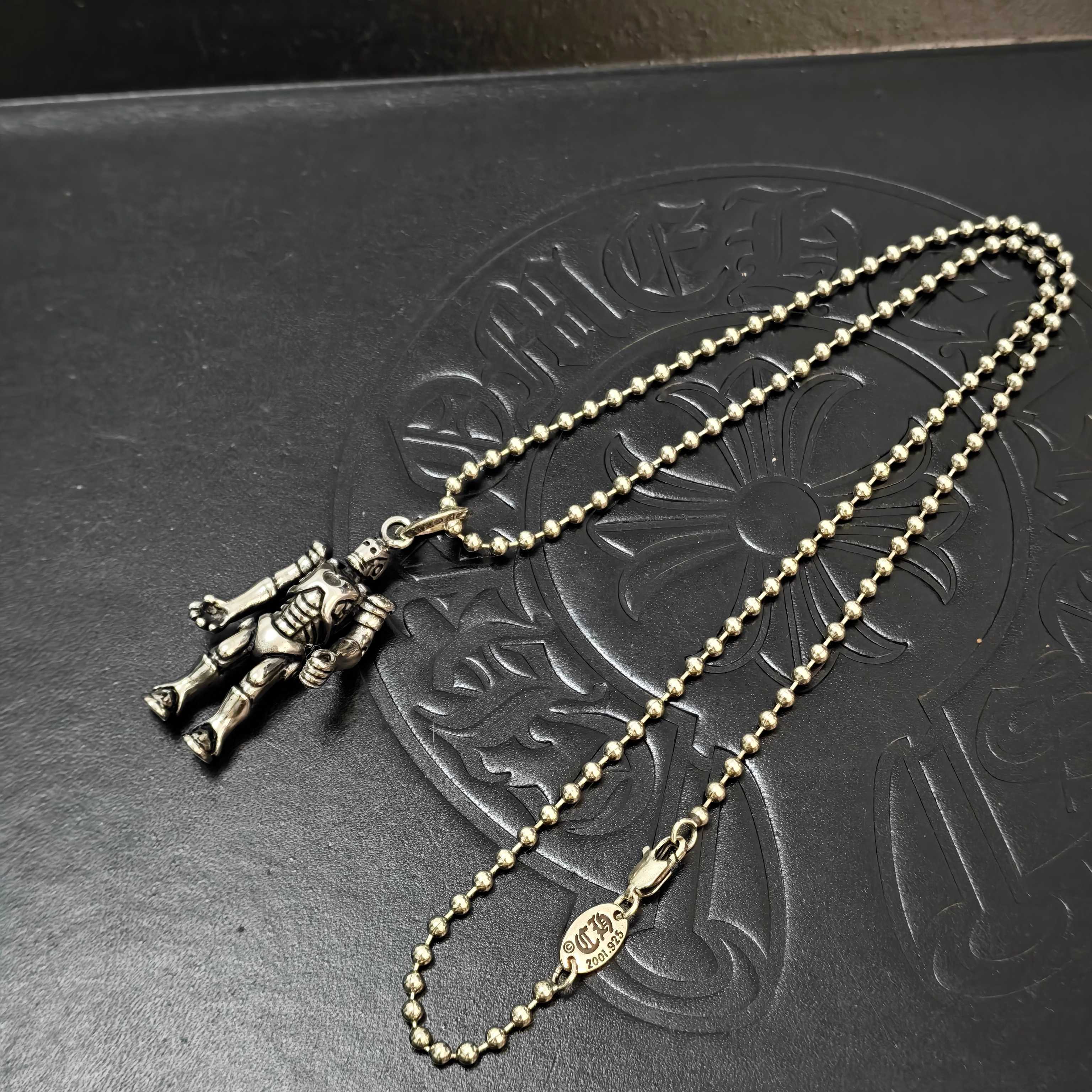 Chrome Hearts 克罗心机器人吊坠项链 机甲造型立体雕刻 关节盔甲细节精湛 做旧工艺加持 圆珠链搭配