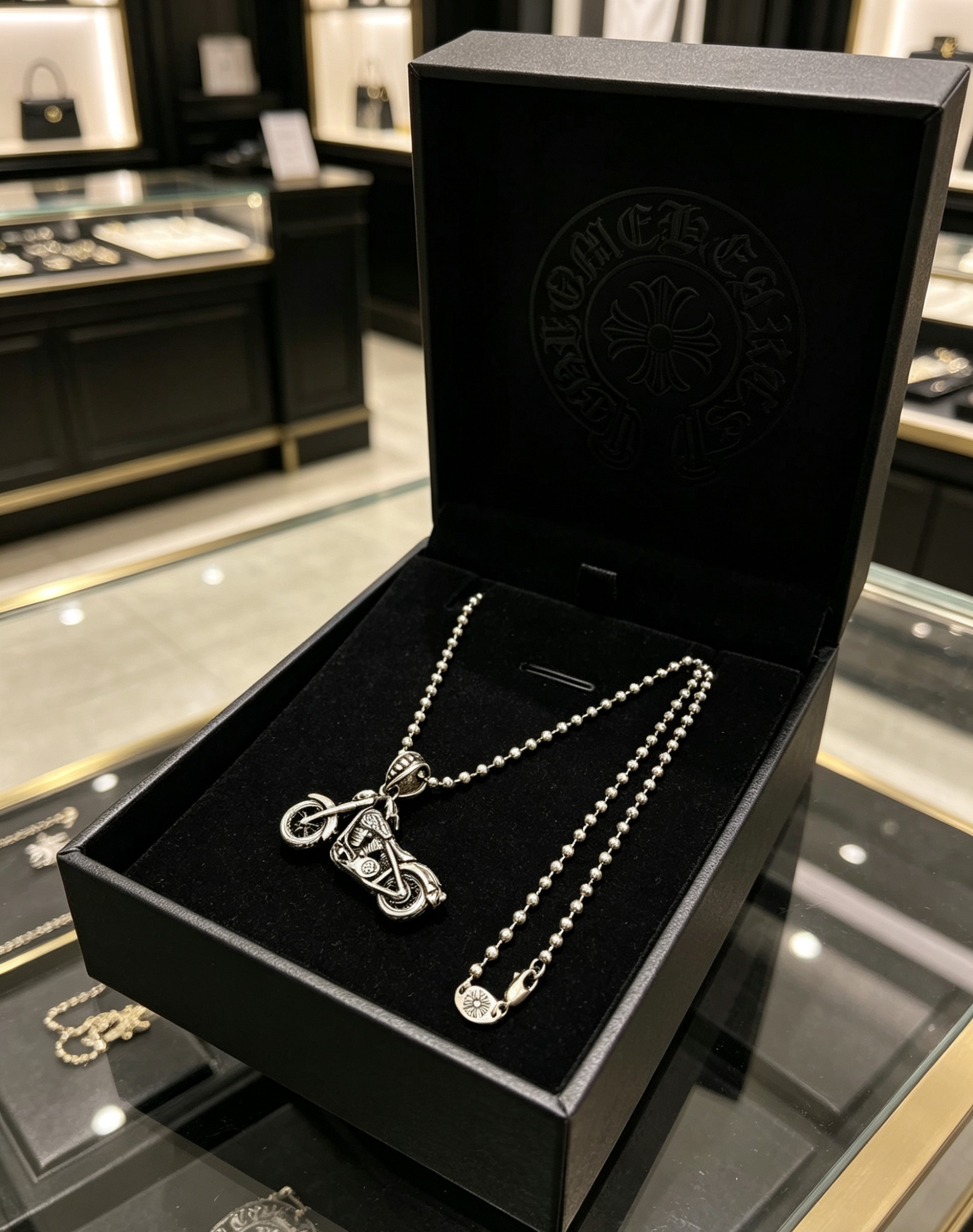 Chrome Hearts 克罗心摩托车吊坠项链 机车造型立体雕刻 细节拉满 做旧工艺质感高级 圆珠链搭配 美式机车风拉满