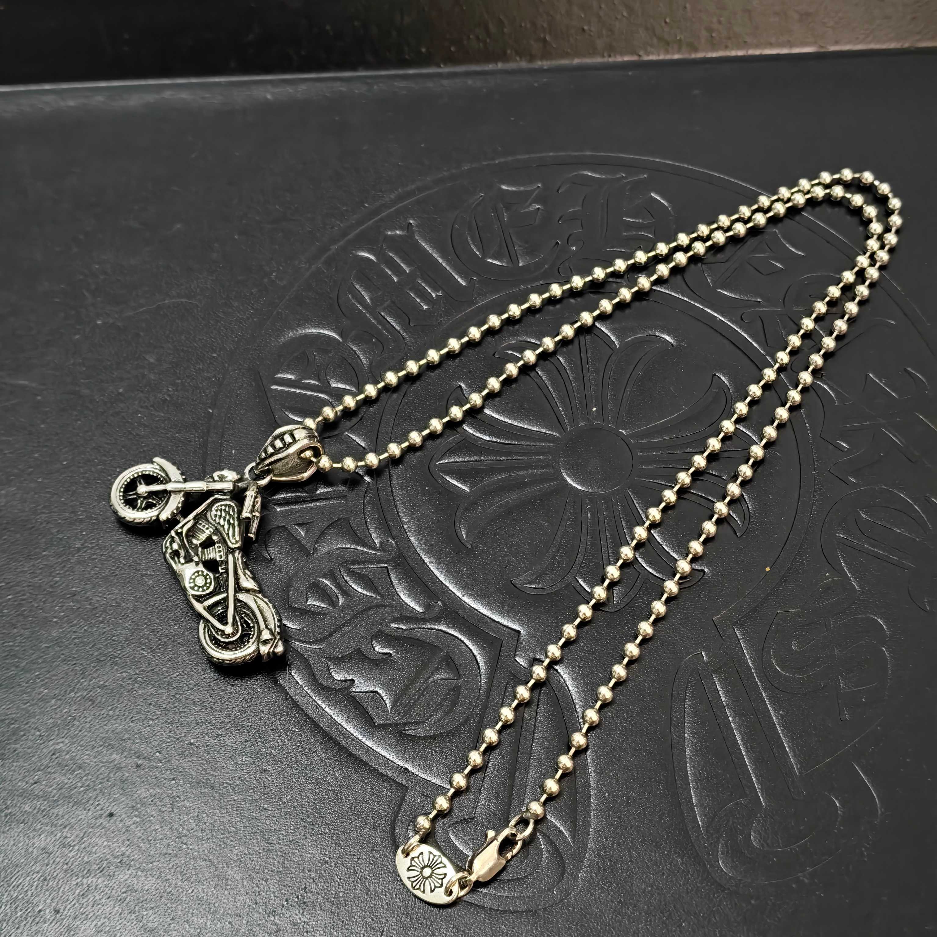 Chrome Hearts 克罗心摩托车吊坠项链 机车造型立体雕刻 细节拉满 做旧工艺质感高级 圆珠链搭配 美式机车风拉满