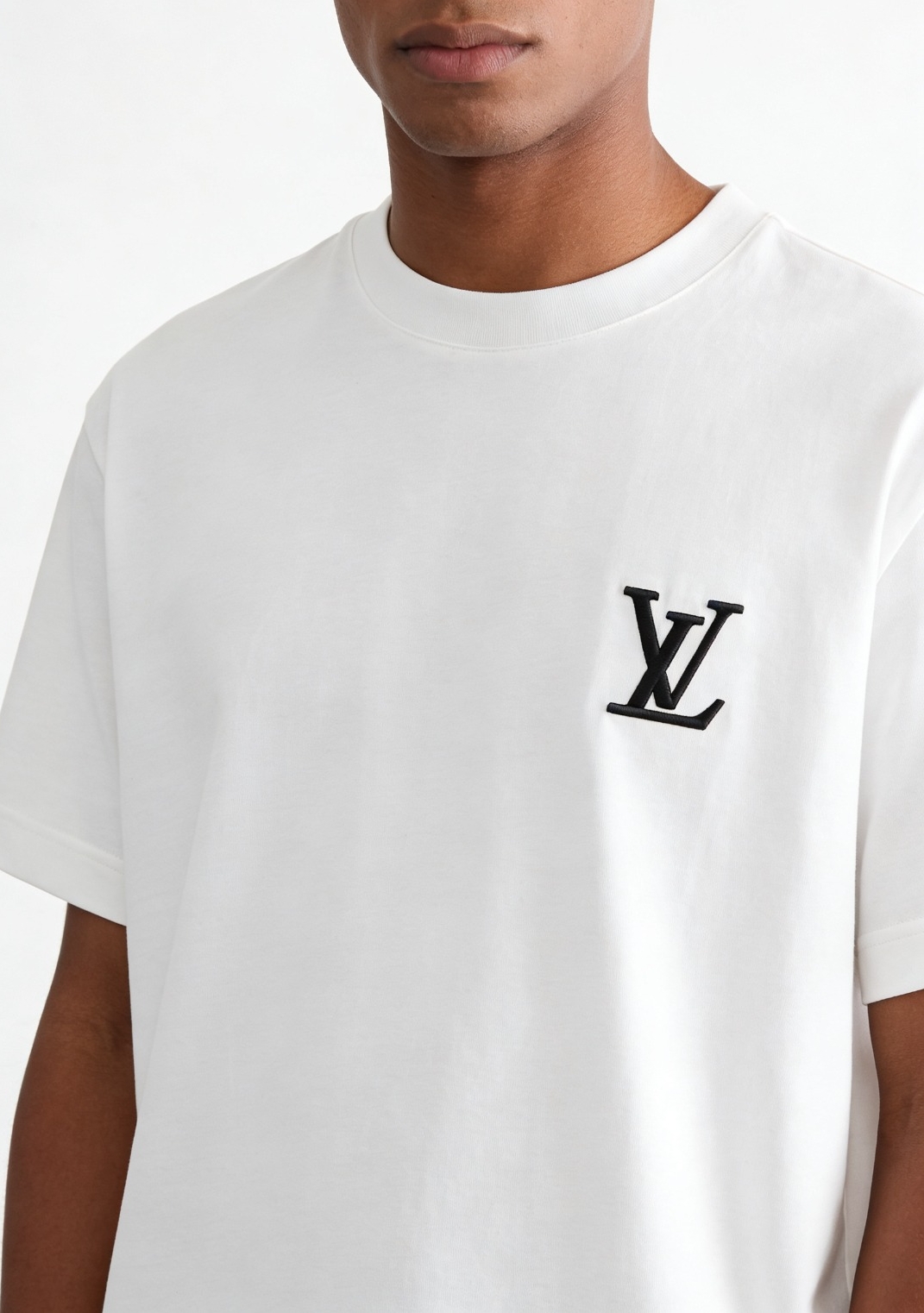 LV 2026SS时尚潮人必备男士休闲圆领短袖T恤衫#设计理念潮流前卫与尚可持续，选用客供进口100%棉