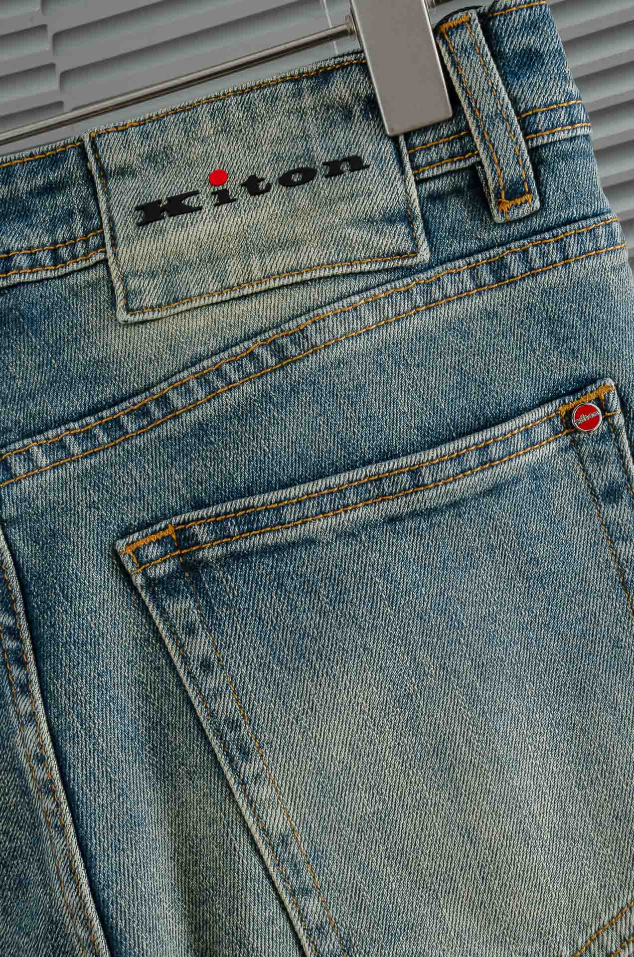 Kit# on 男士时装款商务休闲丹宁牛仔裤，25年春夏新品，巴黎秀场演绎款！！高端奢华且非常牛掰的一款