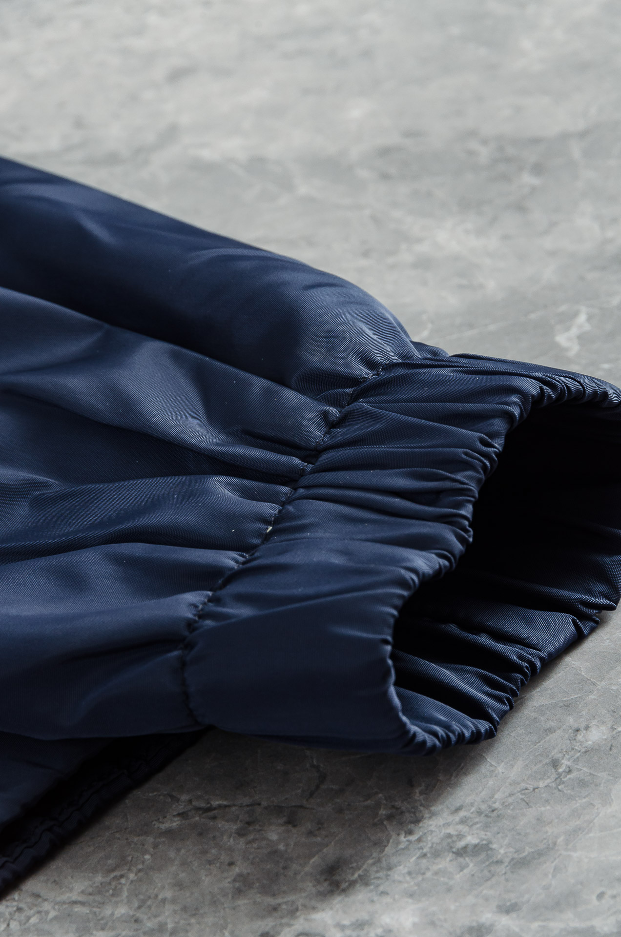 Pra*da 普拉达 真标防伪芯片系列#连帽防水夹克外套，同步官网发售！原厂代工出品，该款夹克外层超柔聚