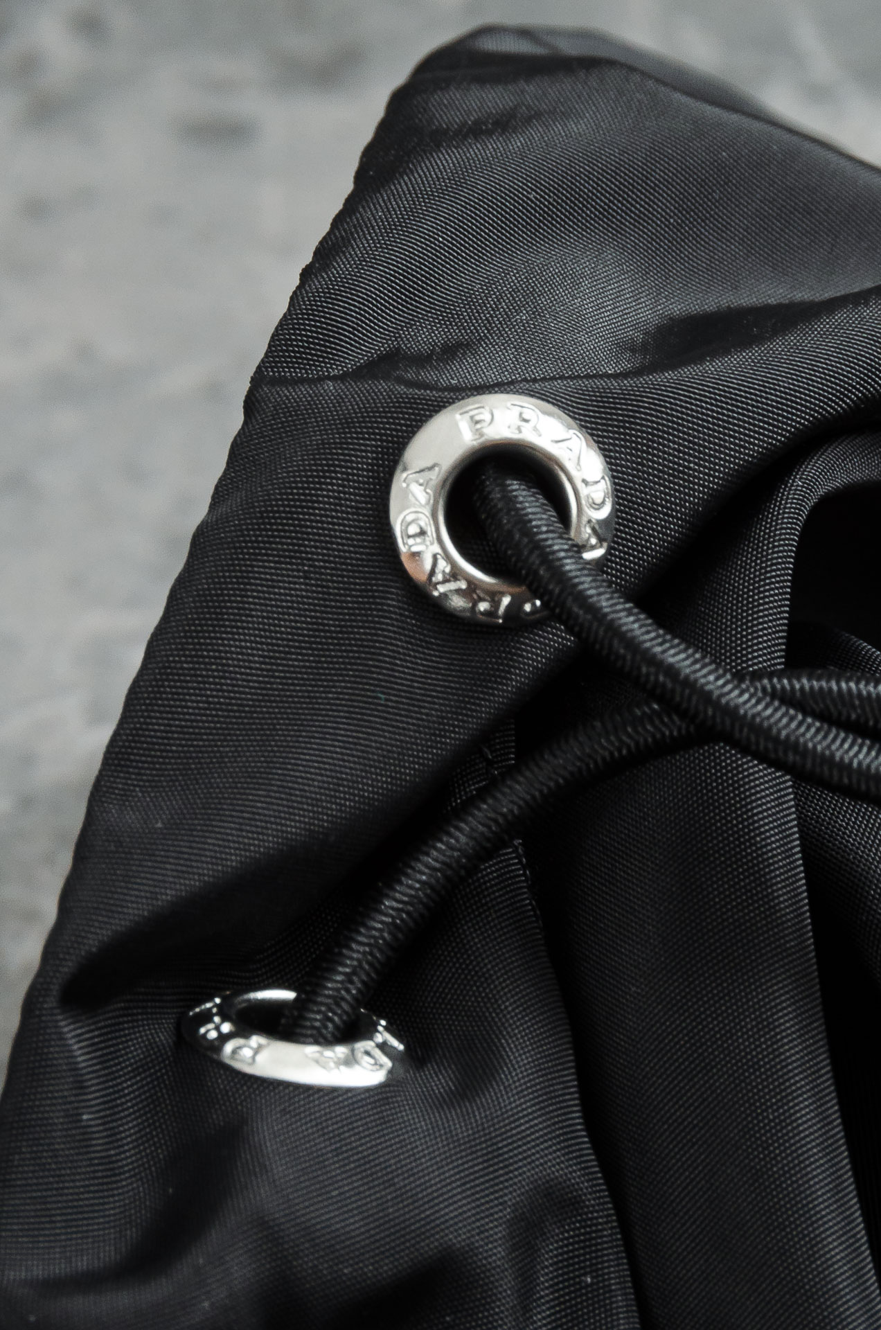 Pra*da 普拉达2025新品，真标防伪芯片系列#连帽防水夹克外套，同步官网发售！原厂代工出品，该款夹