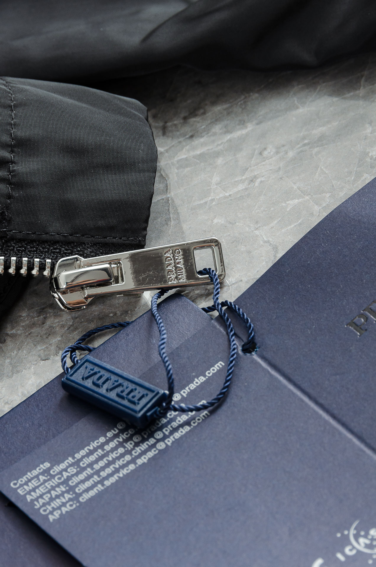 Pra*da 普拉达2025新品，真标防伪芯片系列#连帽防水夹克外套，同步官网发售！原厂代工出品，该款夹