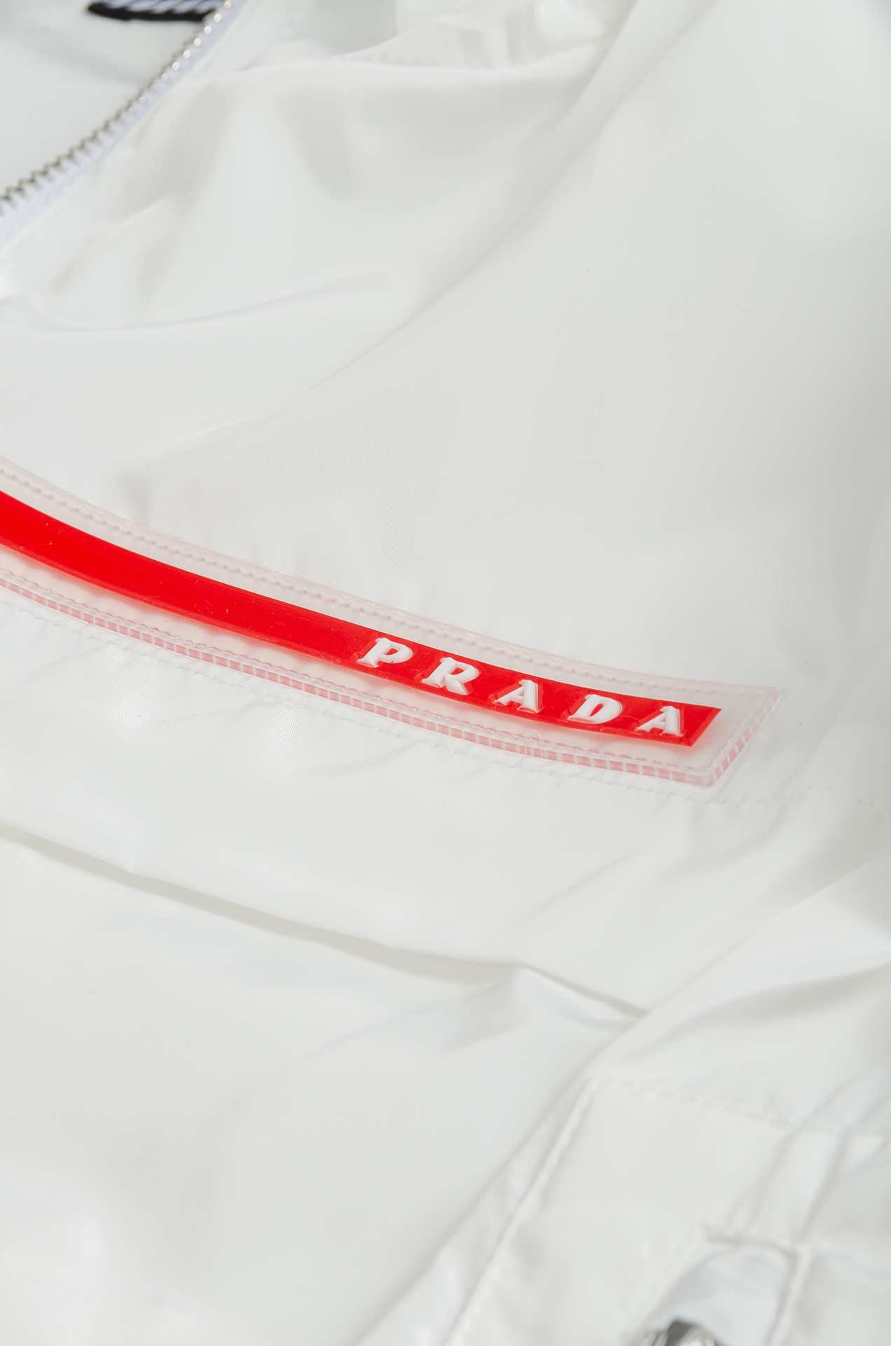 Pra*da 普拉达2025新品，真标防伪芯片系列#连帽防水夹克外套，同步官网发售！原厂代工出品，该款夹