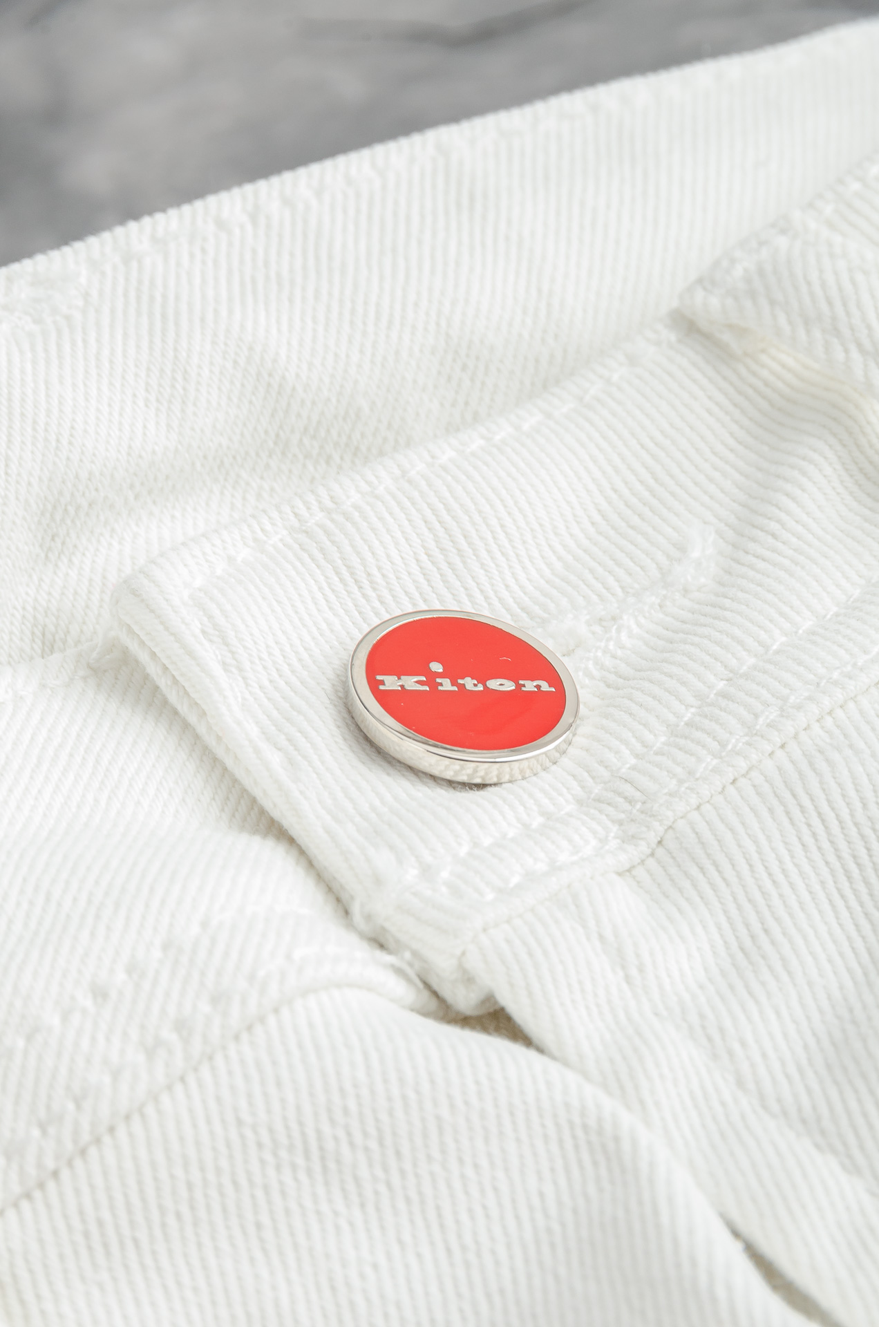 Kit# on 男士时装款商务休闲丹宁牛仔裤，25年春夏新品，巴黎秀场演绎款！！高端奢华且非常牛掰的一款