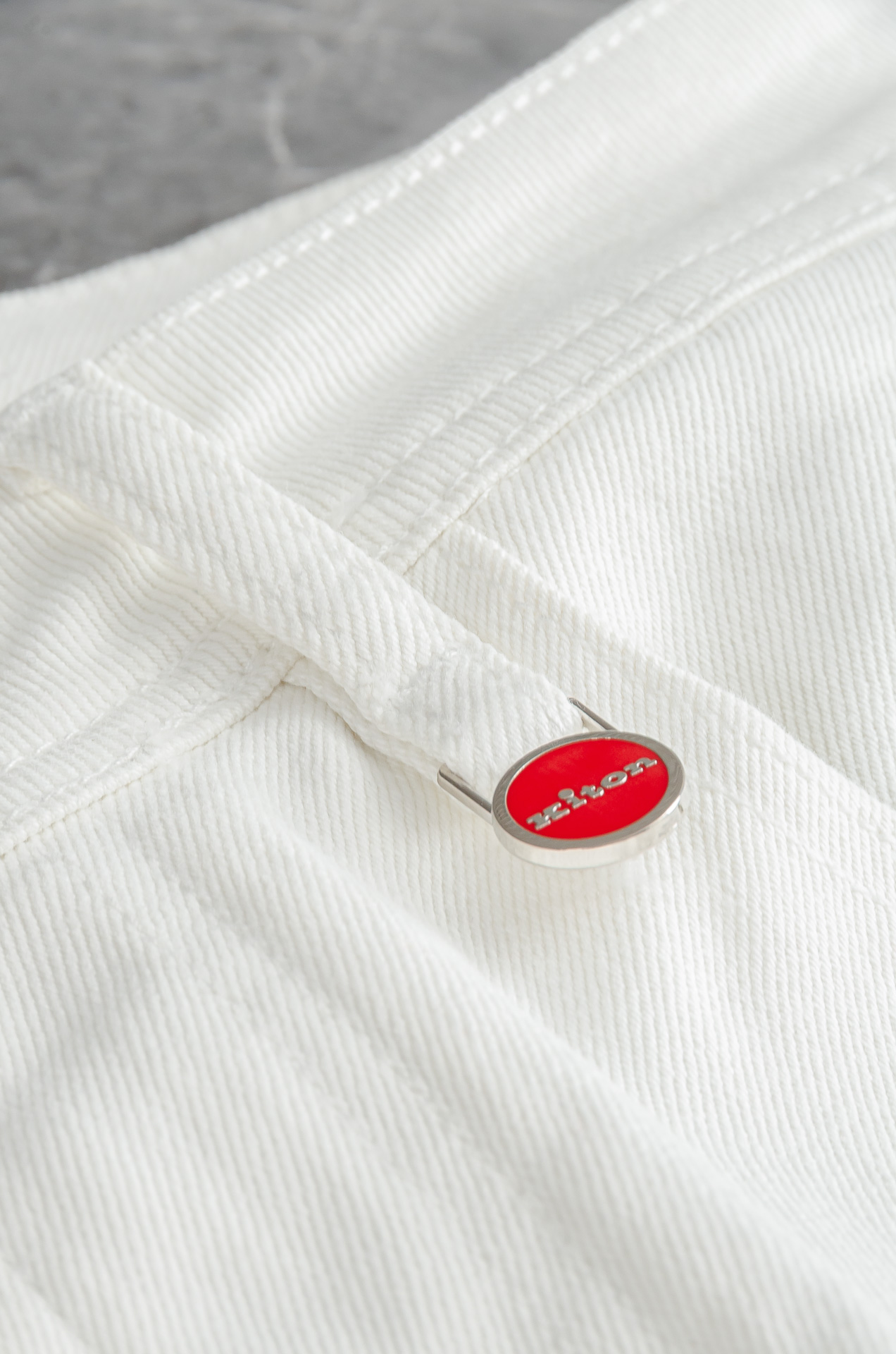 Kit# on 男士时装款商务休闲丹宁牛仔裤，25年春夏新品，巴黎秀场演绎款！！高端奢华且非常牛掰的一款