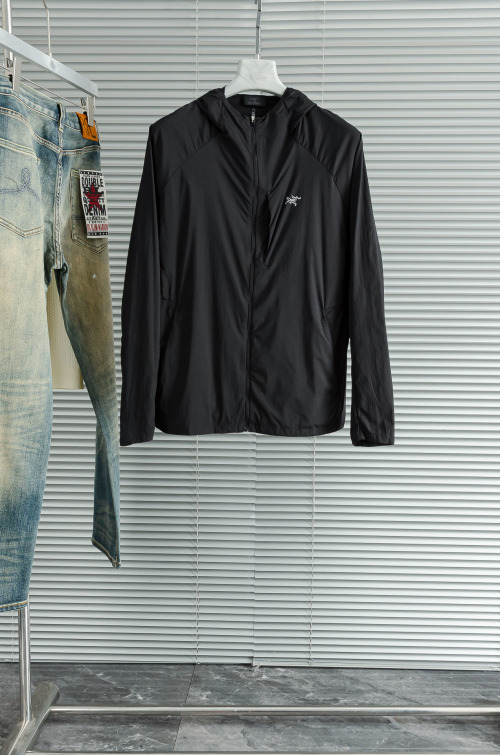 Chaqueta Ligera con Capucha Arc'teryx para Hombre - Protección Solar y Estilo 1 Chaqueta Ligera con Capucha Arc'teryx para Hombre - Protección Solar y Estilo