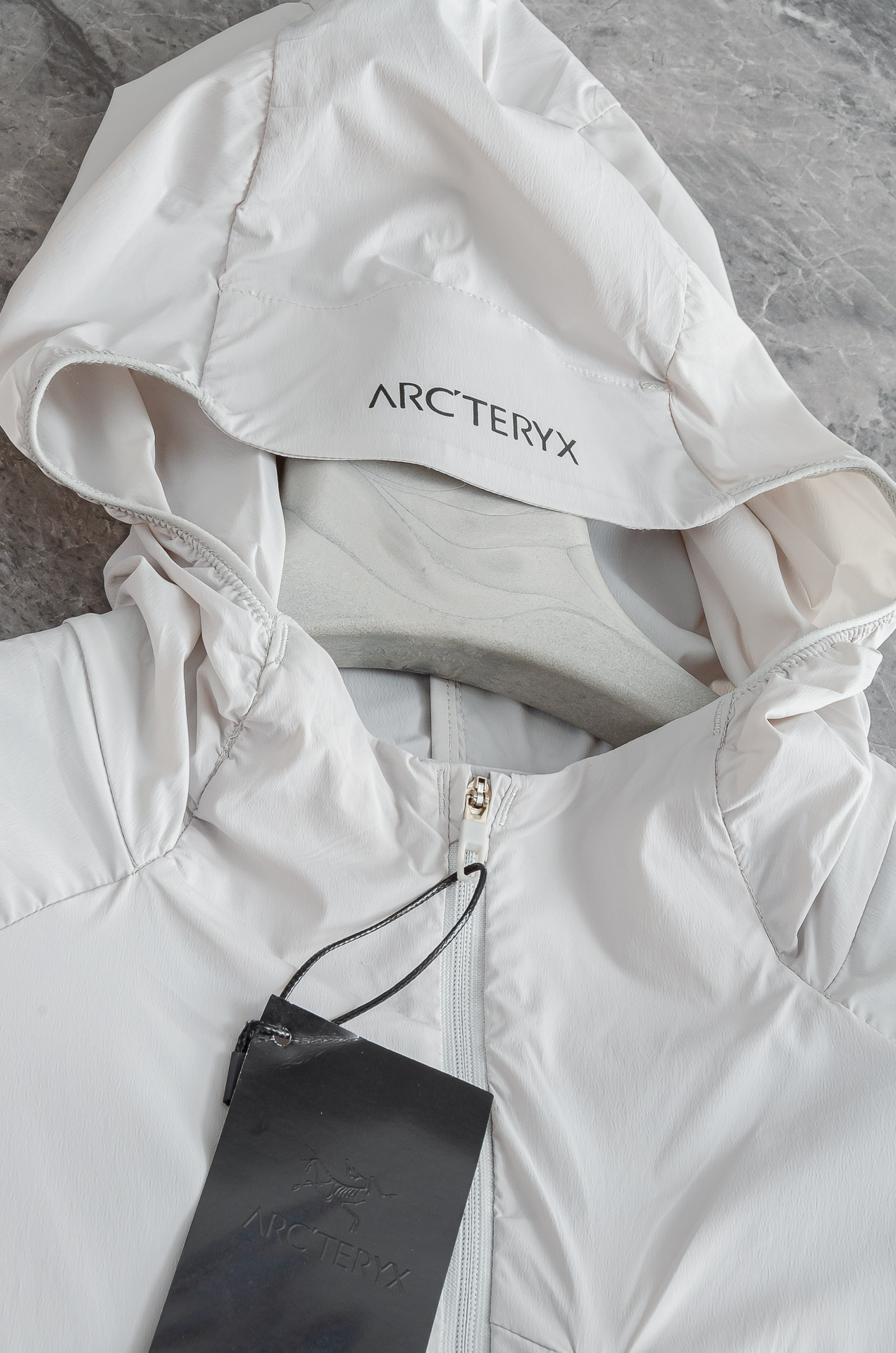 Arc'teryx Men's Hooded Jacket - Lightweight & Breathable Sun Protection 5 o 1ioudfd76crt1aio19geou11n8n3