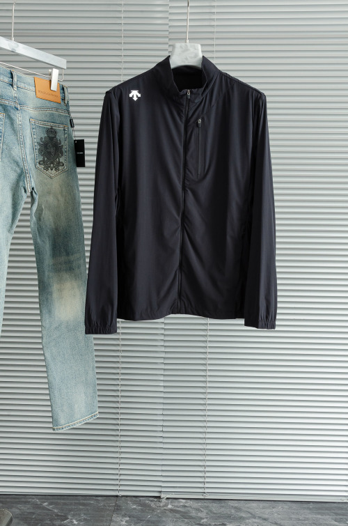 Descente Men's Lightweight Windbreaker Jacket, Fashionable Outdoor Sun Protection 1 Descente Men's Lightweight Windbreaker Jacket, Fashionable Outdoor Sun Protection