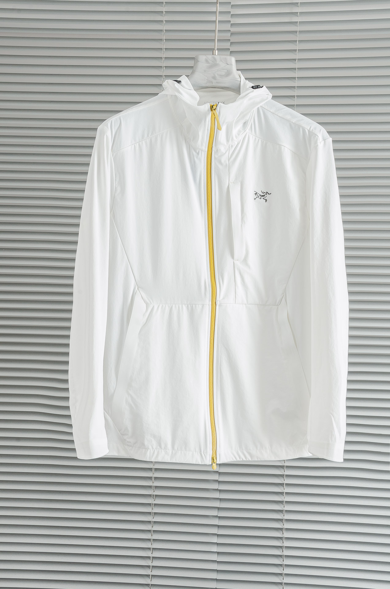 Arc'teryx Men's Hooded Jacket Lightweight Sun Protection Outdoor Coat 2 o 1ip2eqav7p71dop1t3r11tu1ci03n