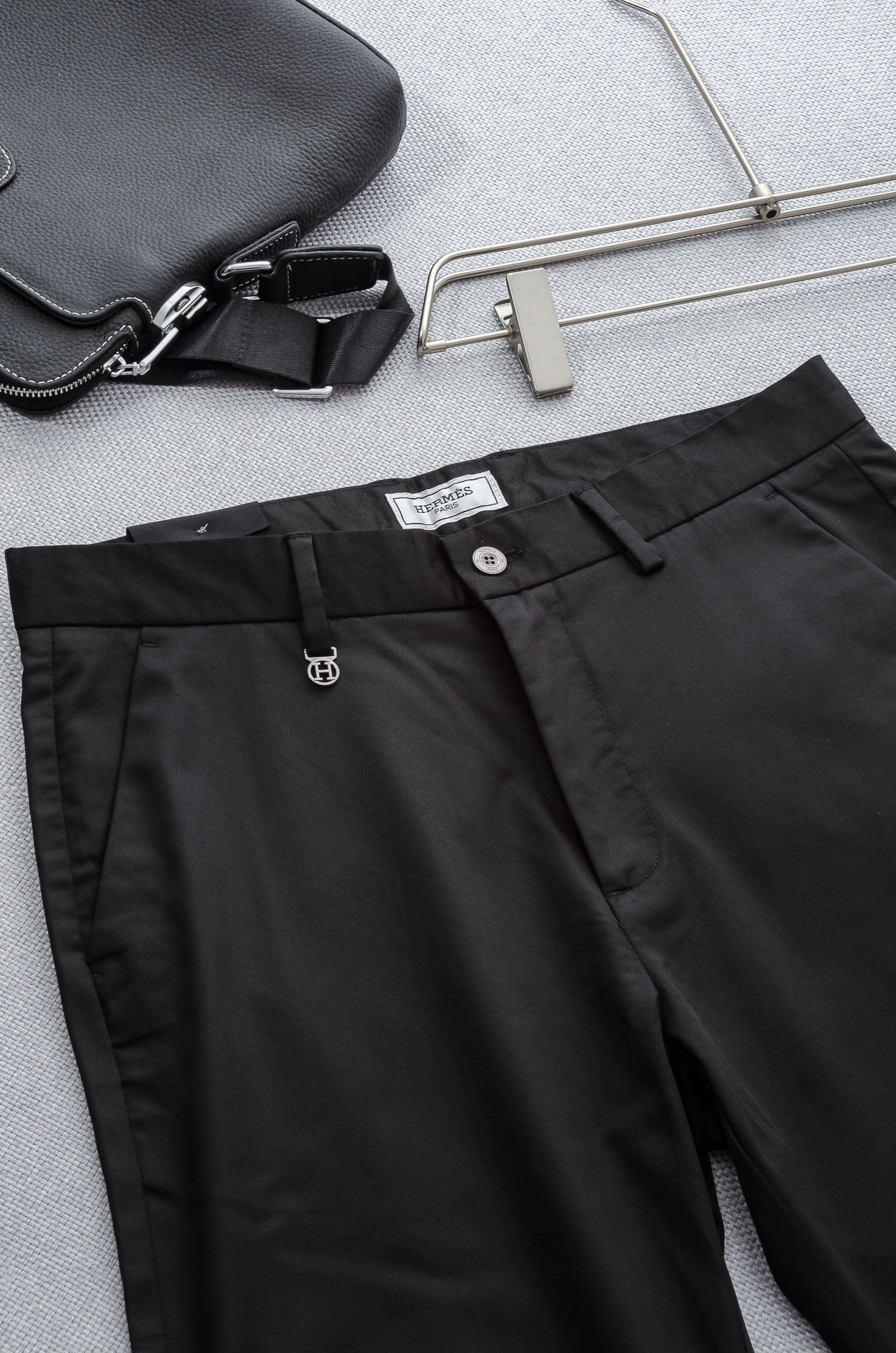 Business Leisure Cotton Pants with Unique Logo Profile and Metal Buttons - 图片 3