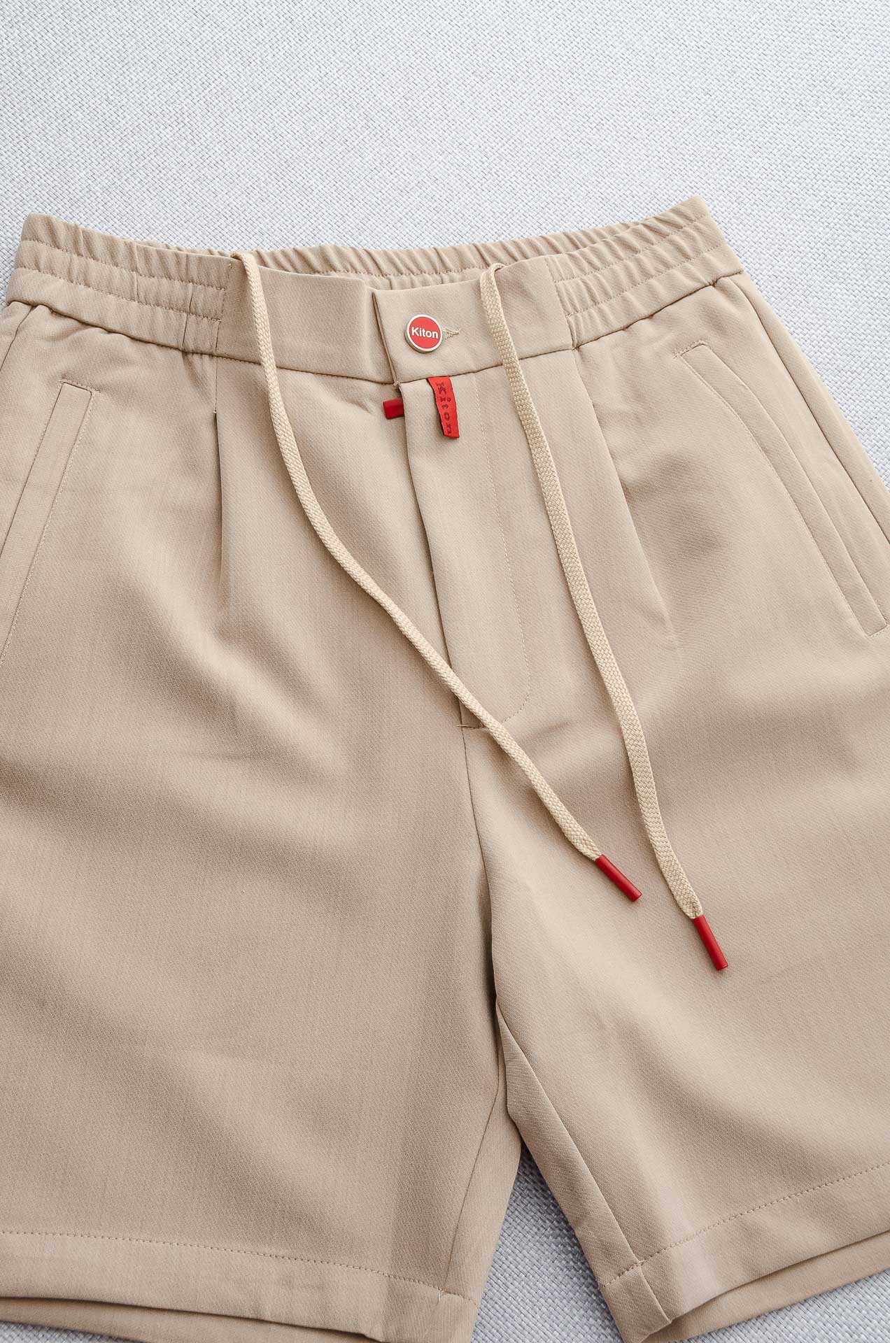 Kiton 2025s Men’s Fashion Skin Shorts: Cool, Comfortable, and Stylish Summer Wear - 图片 2