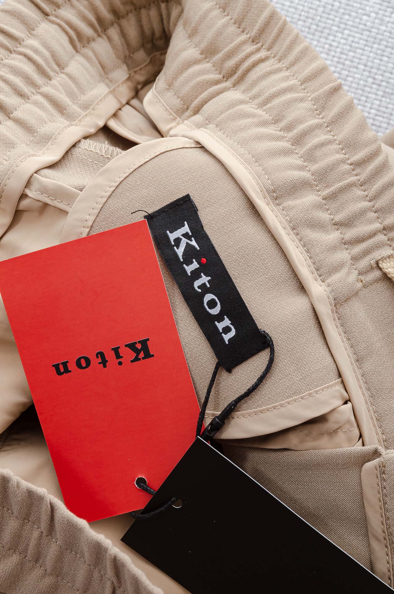 Kiton 2025s Men’s Fashion Skin Shorts: Cool, Comfortable, and Stylish Summer Wear - 图片 8