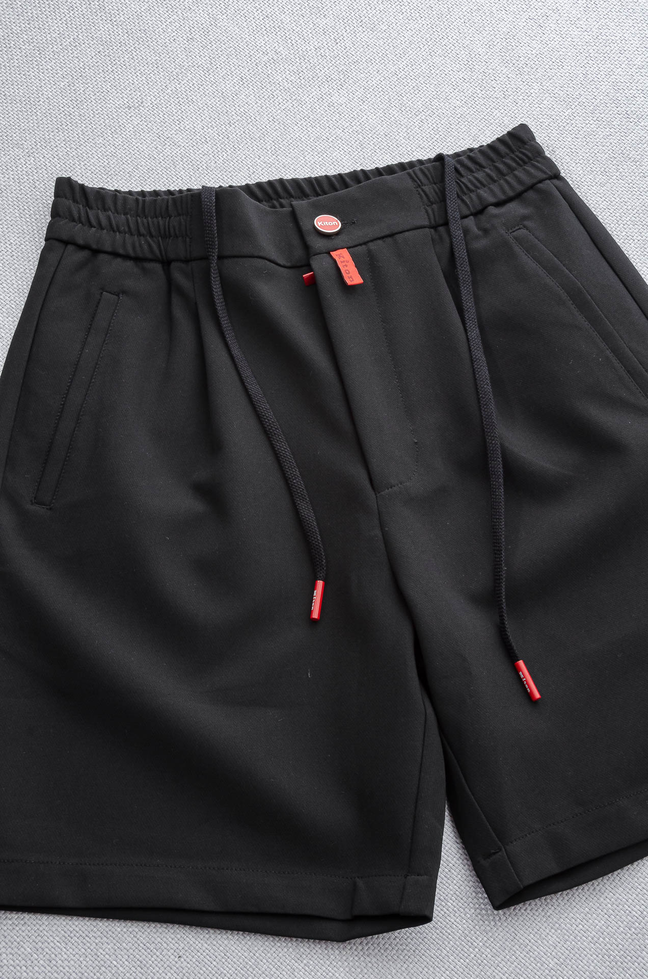 Kiton 2025s Men’s Fashion Skin Shorts: Cool, Comfortable, and Stylish for Summer - 图片 3