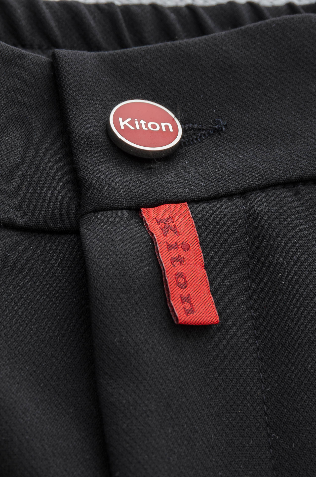 Kiton 2025s Men’s Fashion Skin Shorts: Cool, Comfortable, and Stylish for Summer - 图片 4