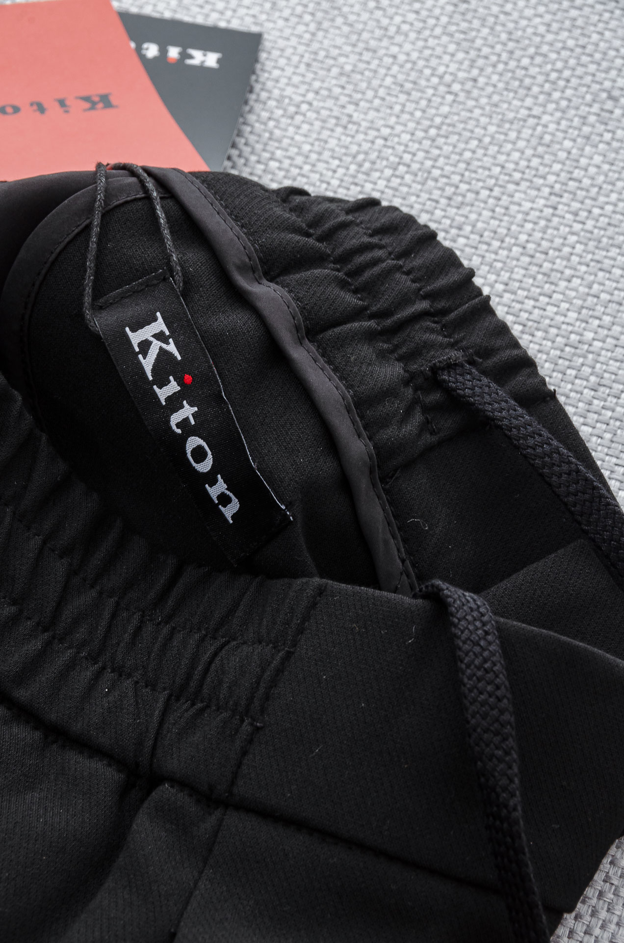 Kiton 2025s Men’s Fashion Skin Shorts: Cool, Comfortable, and Stylish for Summer - 图片 9