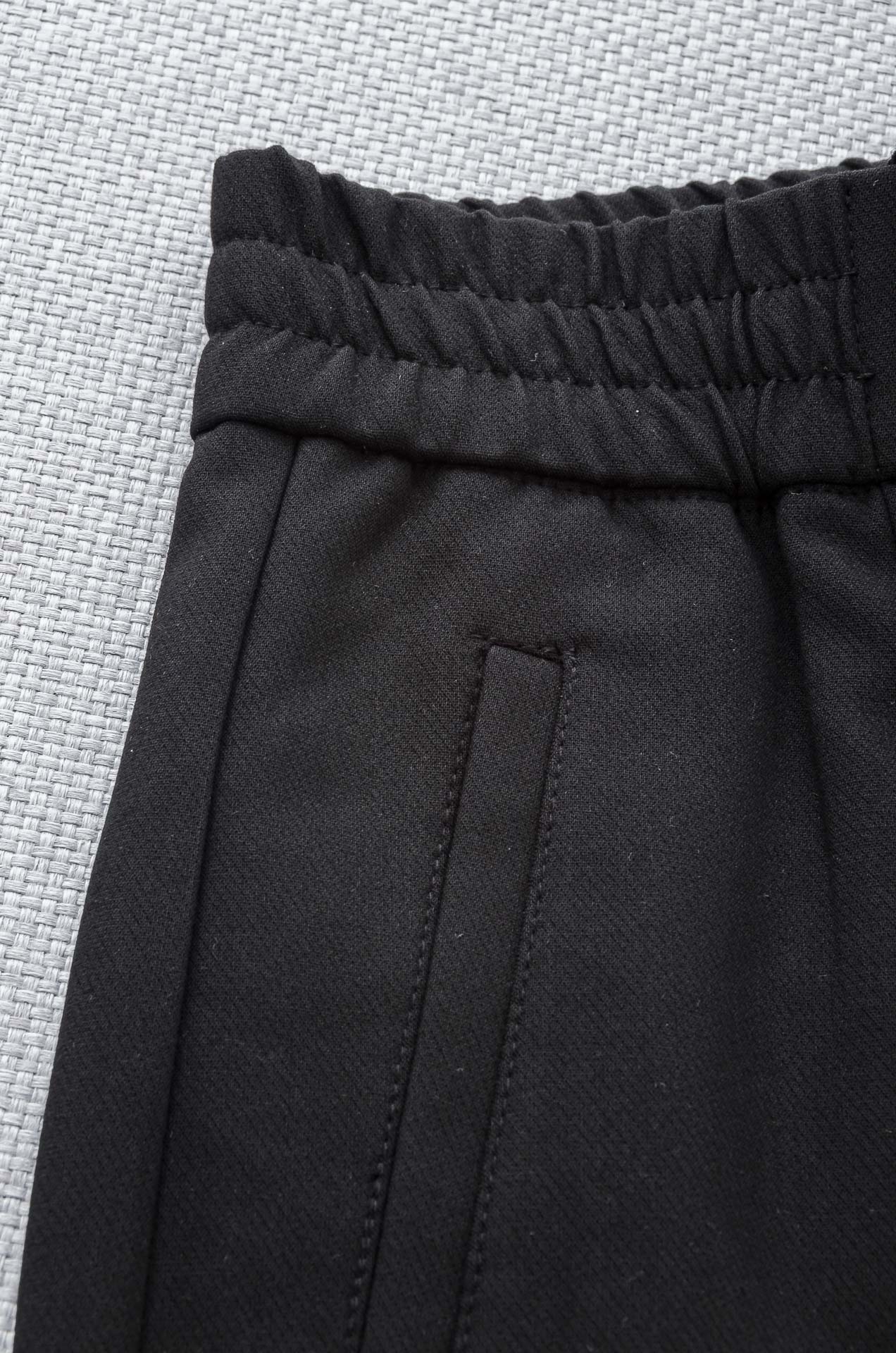 Kiton 2025s Men’s Fashion Skin Shorts: Cool, Comfortable, and Stylish for Summer - 图片 5