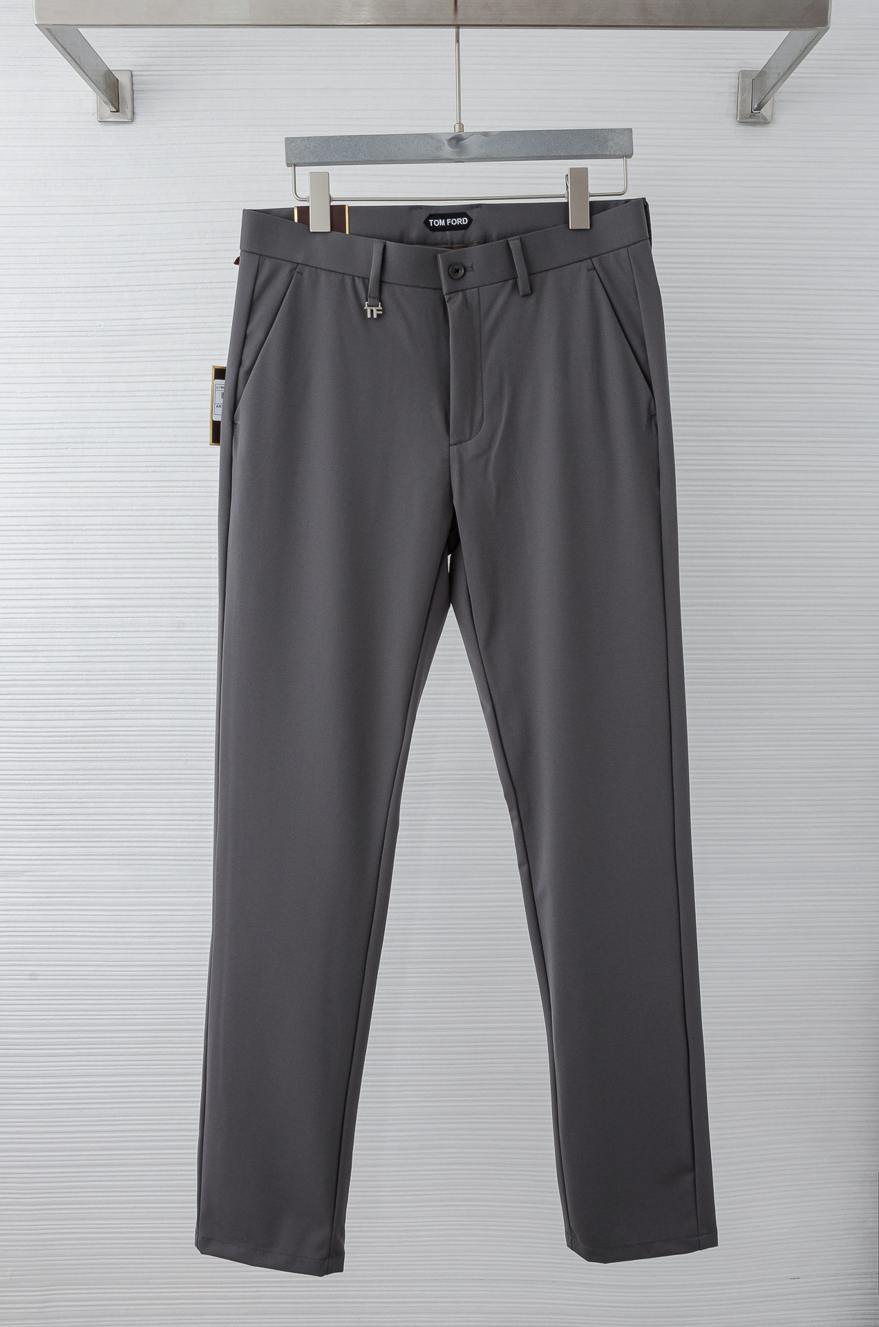 P650 Men’s Dress: Simple, Elegant, Quality Design with Comfort in Mind