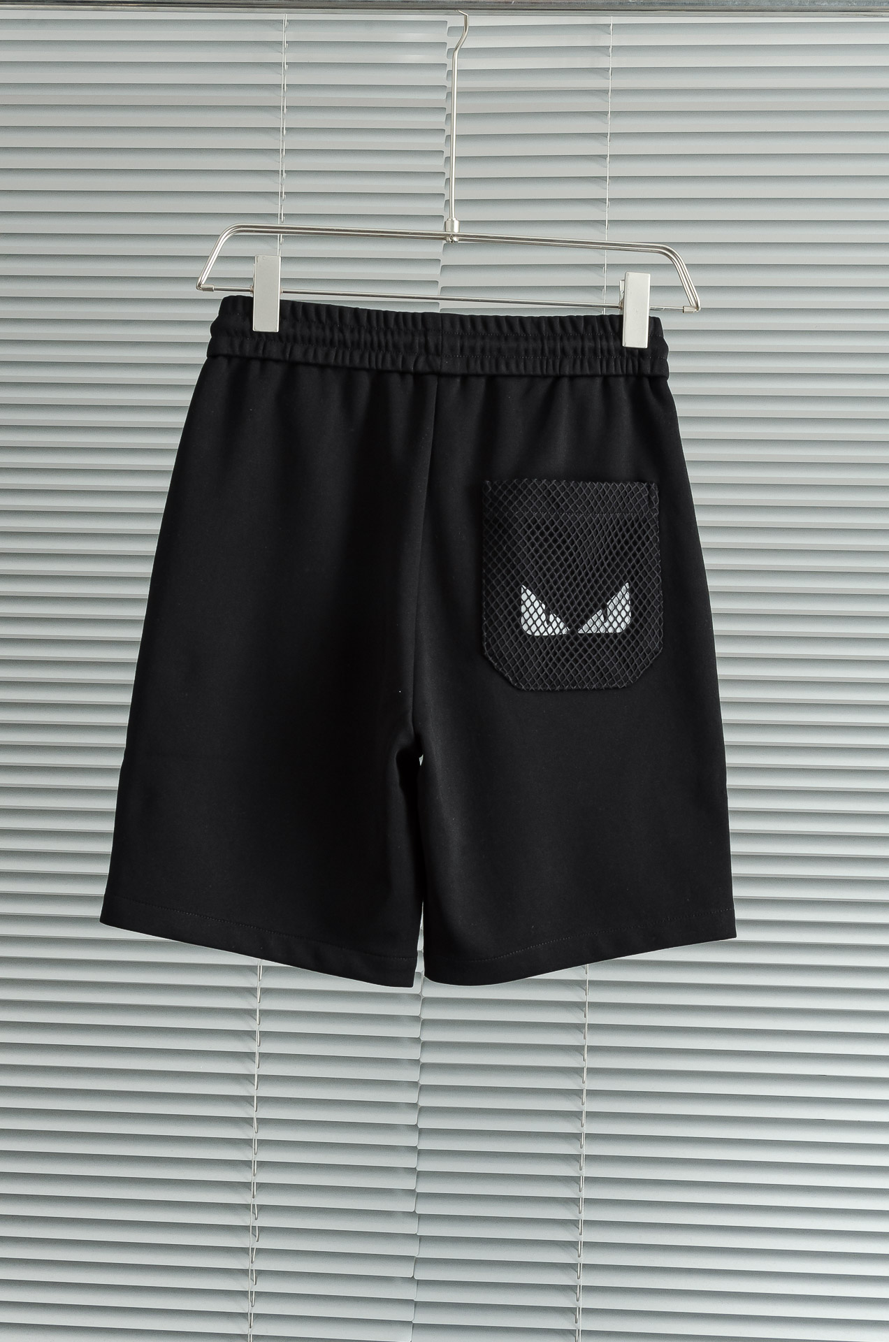 FEND//. 芬# 迪SS精梳全棉直筒休闲短裤#甄选客供进口100%全棉针织料，高密度织物制作而成，上