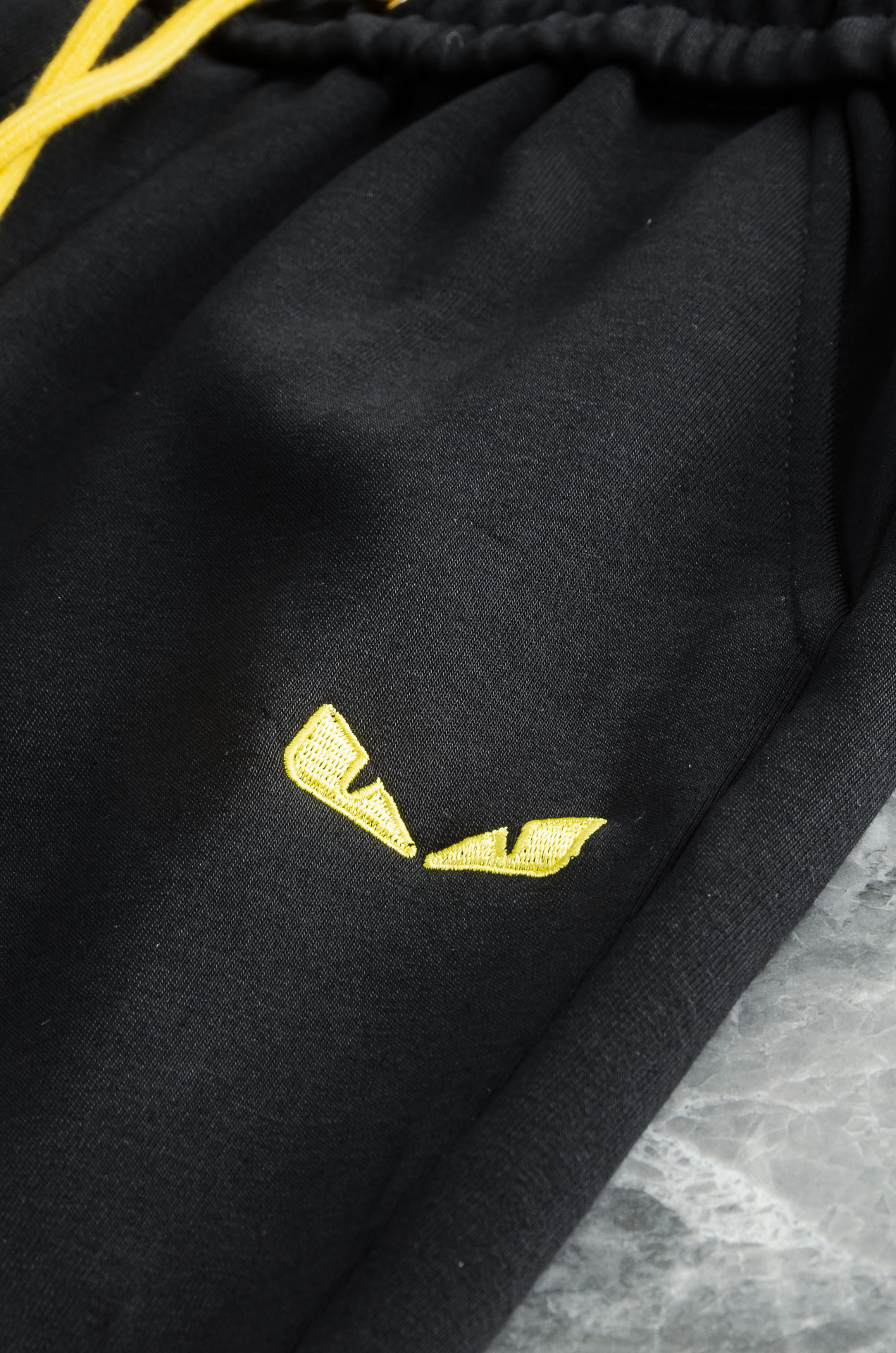 FEND//. 芬# 迪SS精梳全棉直筒休闲短裤#甄选客供进口100%全棉针织料，高密度织物制作而成，上
