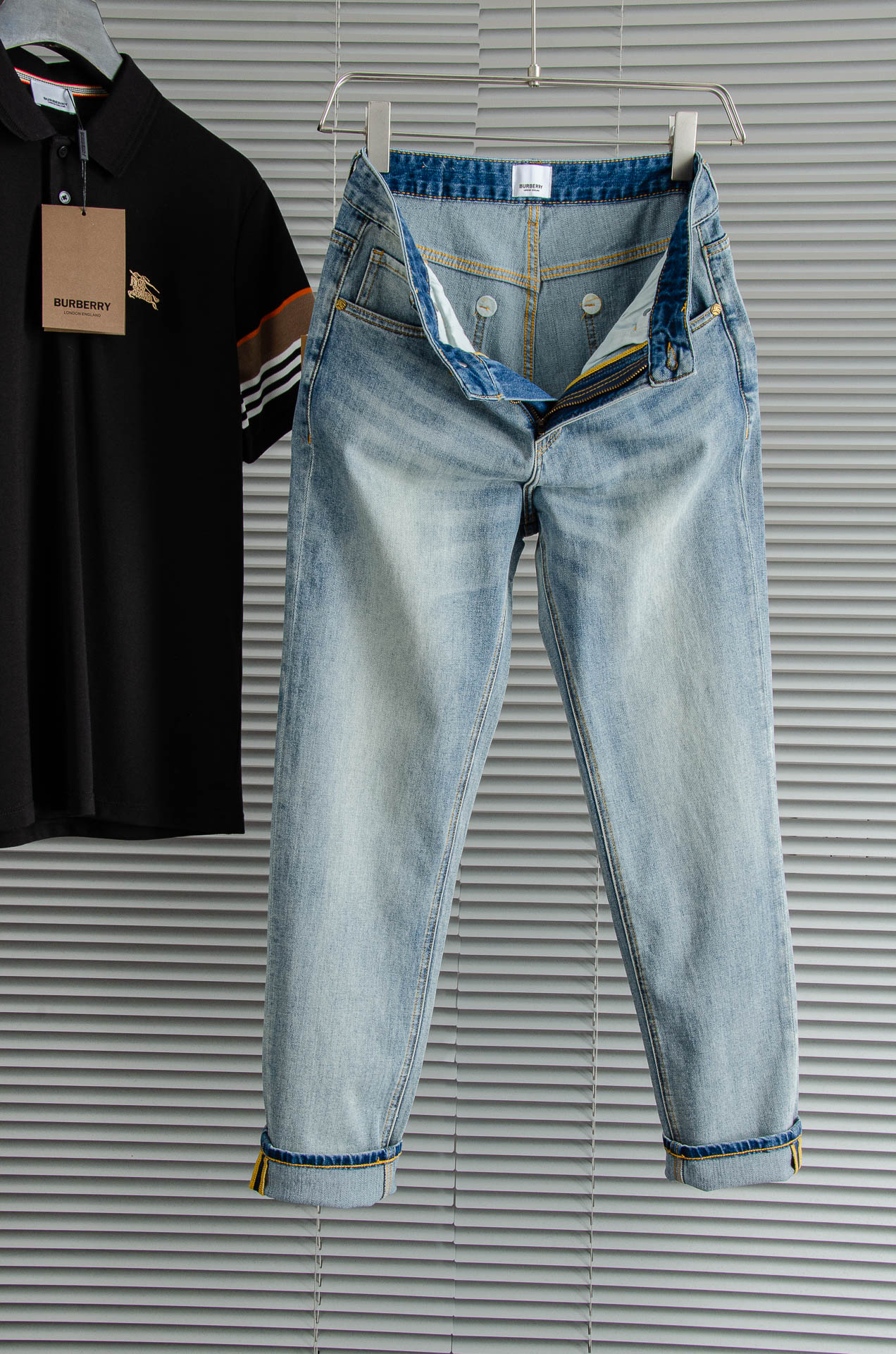 “2025 Masculinity Cowboys: Premium Quality BURBERRY Jeans for Stylish and Comfortable Summer Wear” - 图片 3