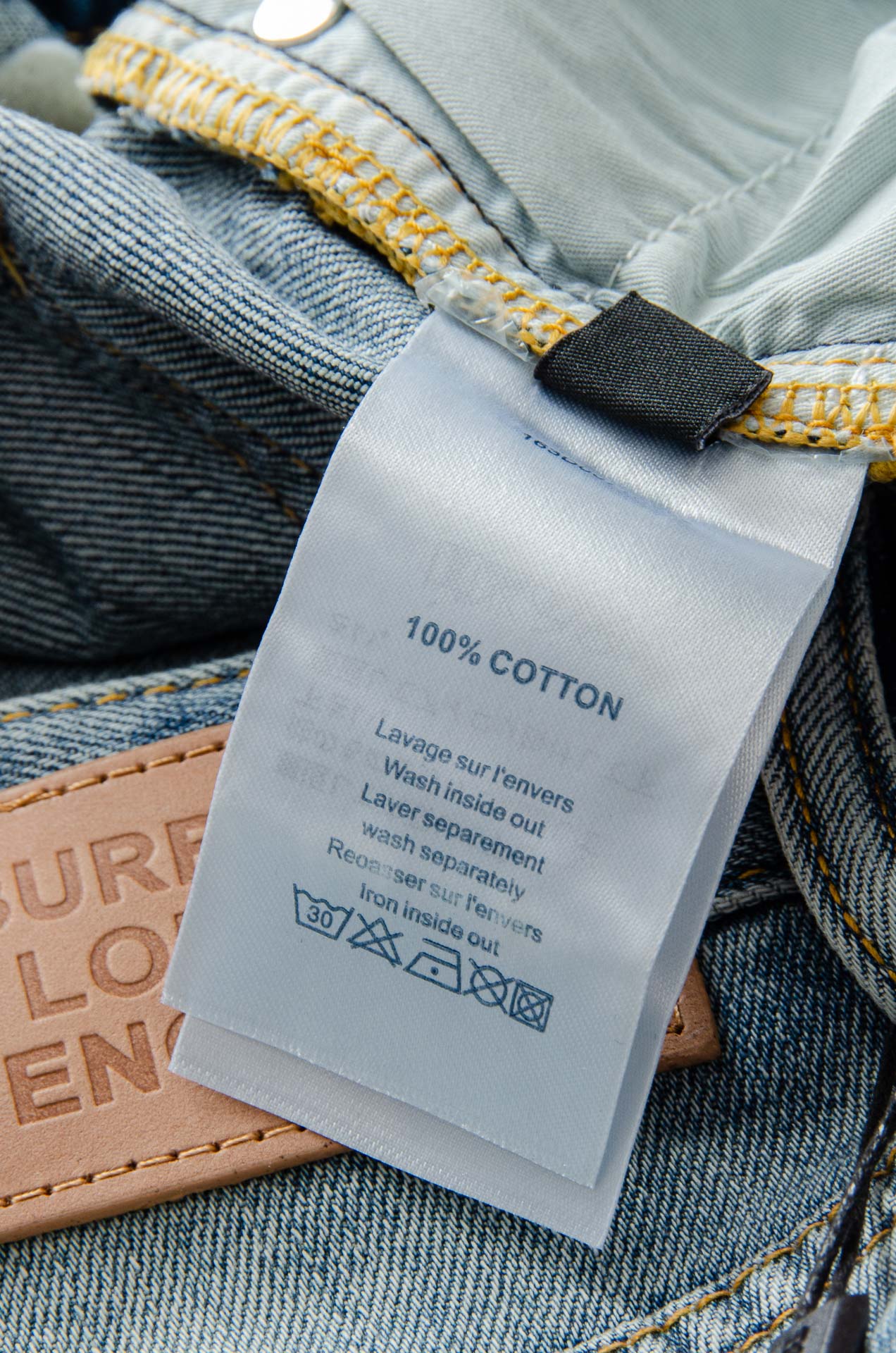 “2025 Masculinity Cowboys: Premium Quality BURBERRY Jeans for Stylish and Comfortable Summer Wear” - 图片 7