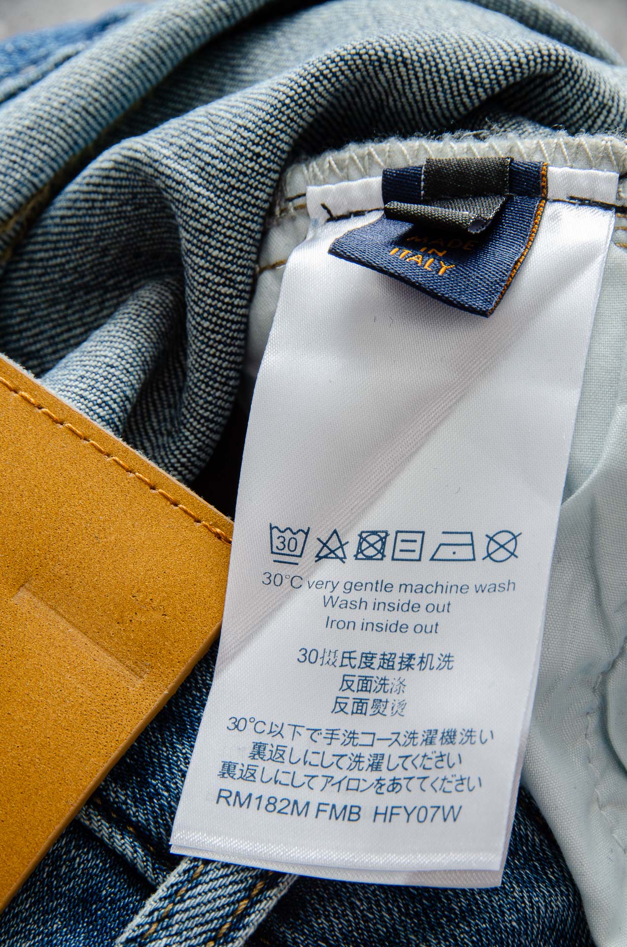 “Men’s Fashion: New LV 2025s Jeans with High Quality and Stylish Design” - 图片 7