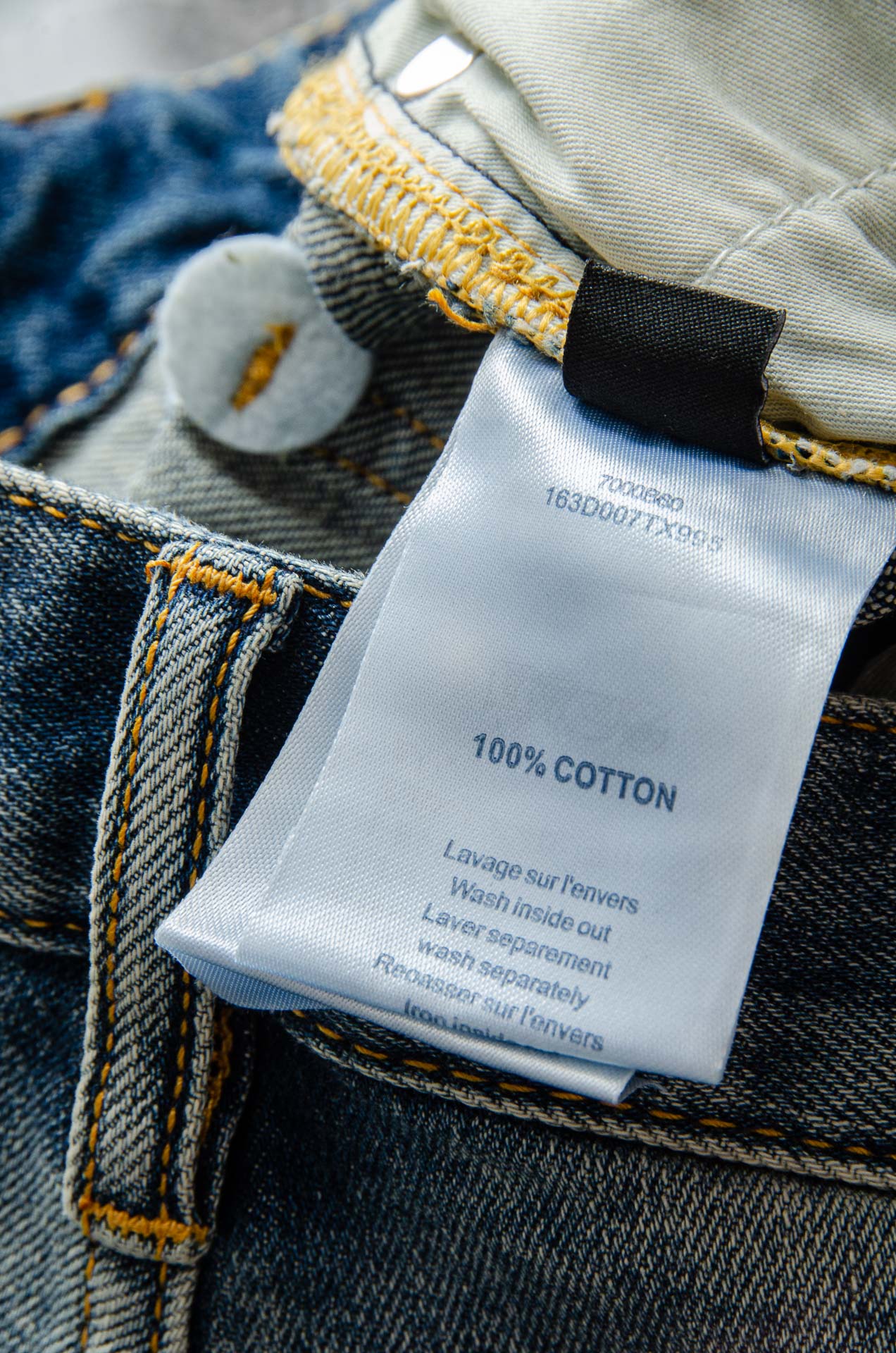 “High-Quality Men’s Water-Washed Cotton Jeans for Business and Leisure – 2025 Collection | Rare Trade Channels” - 图片 9