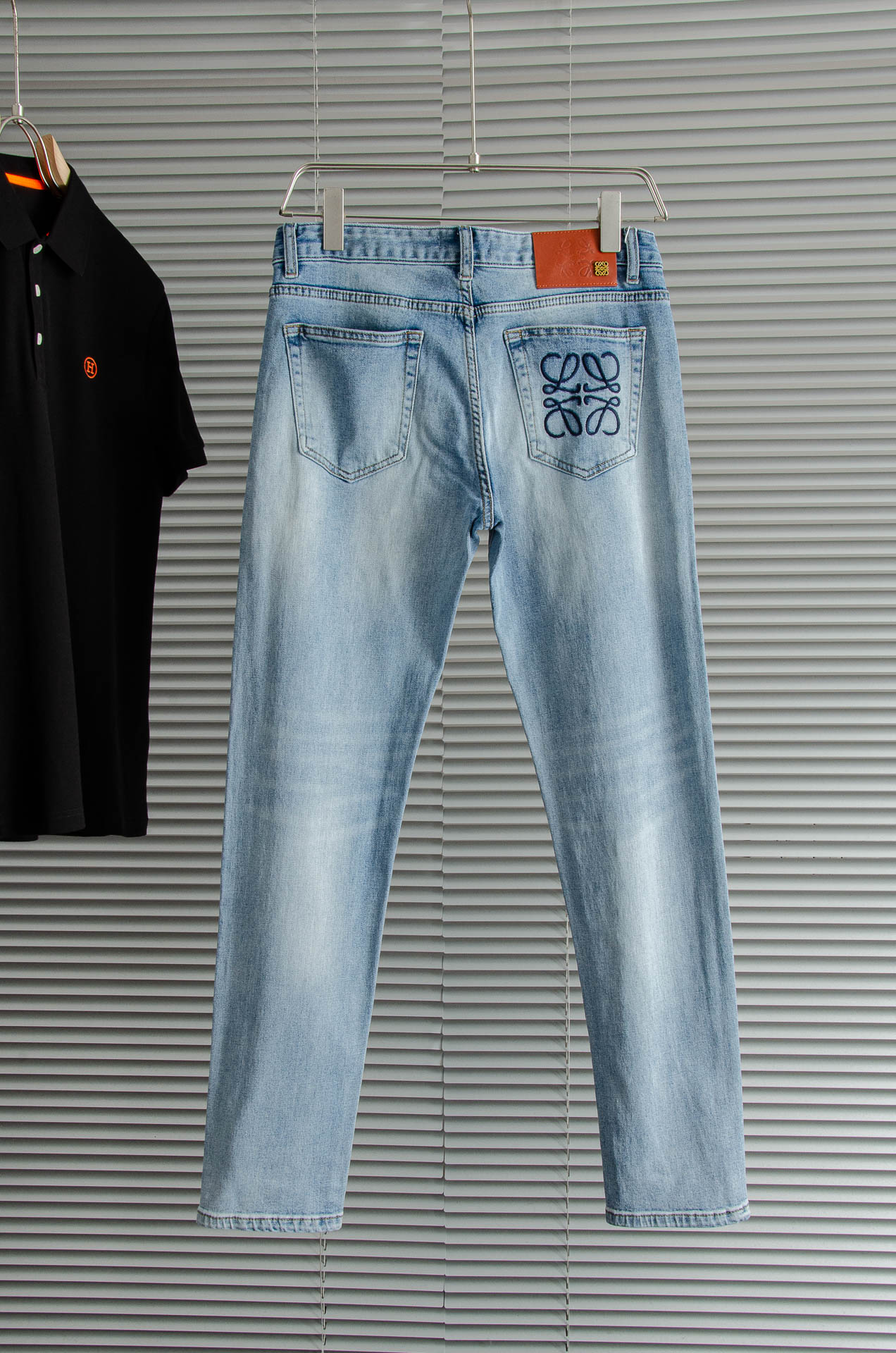 Loewe Men's 2025 Straight-Leg Light Wash Jeans - Comfortable & Stylish 3 o 1iram80etujvukn13ka1jqf2nj1