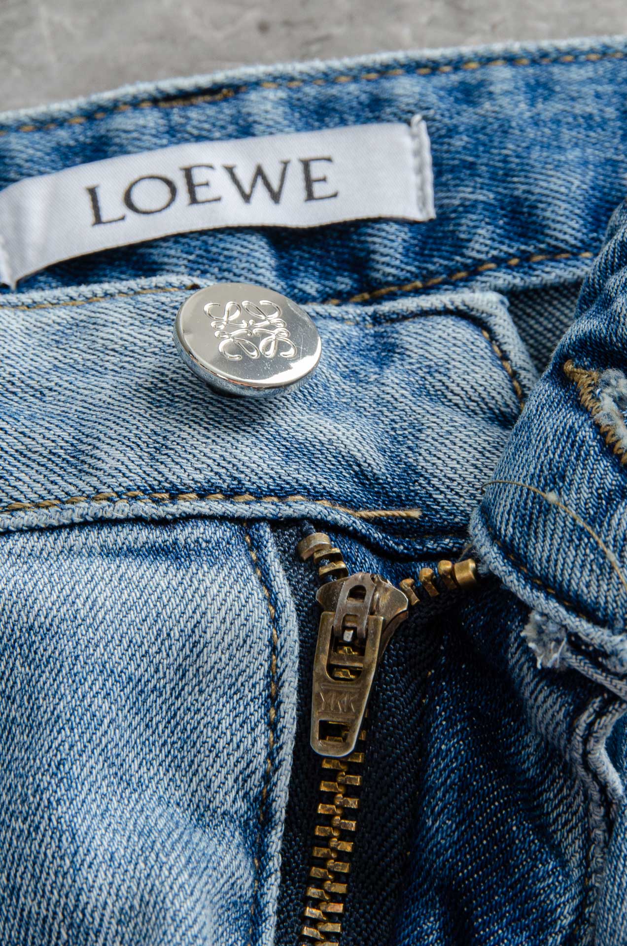 Loewe Men's 2025 Straight-Leg Light Wash Jeans - Comfortable & Stylish 5 o 1iram80eu1vaj1s2b1d6j1ch61p283