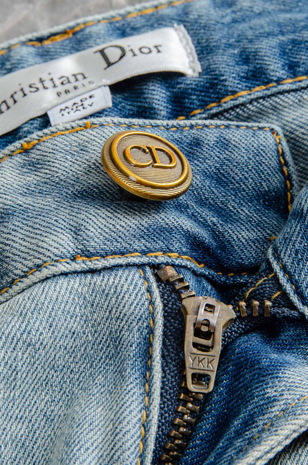 “Premium Men’s Denim Shorts: Rare Trade Company Channels Offer Newest Quality-Controlled Pair for Import” - 图片 6