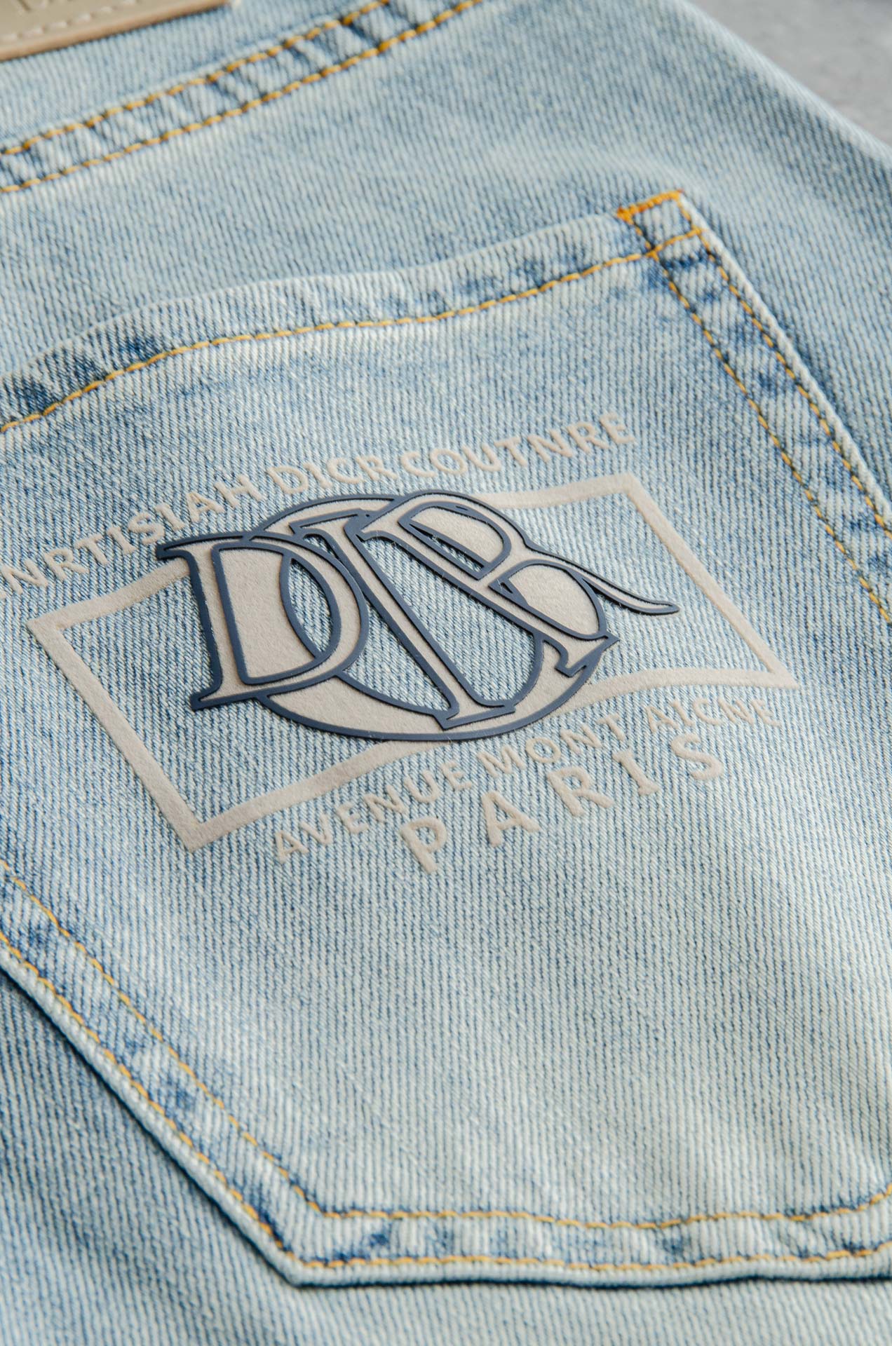 “Premium Men’s Denim Shorts: Rare Trade Company Channels Offer Newest Quality-Controlled Pair for Import” - 图片 7