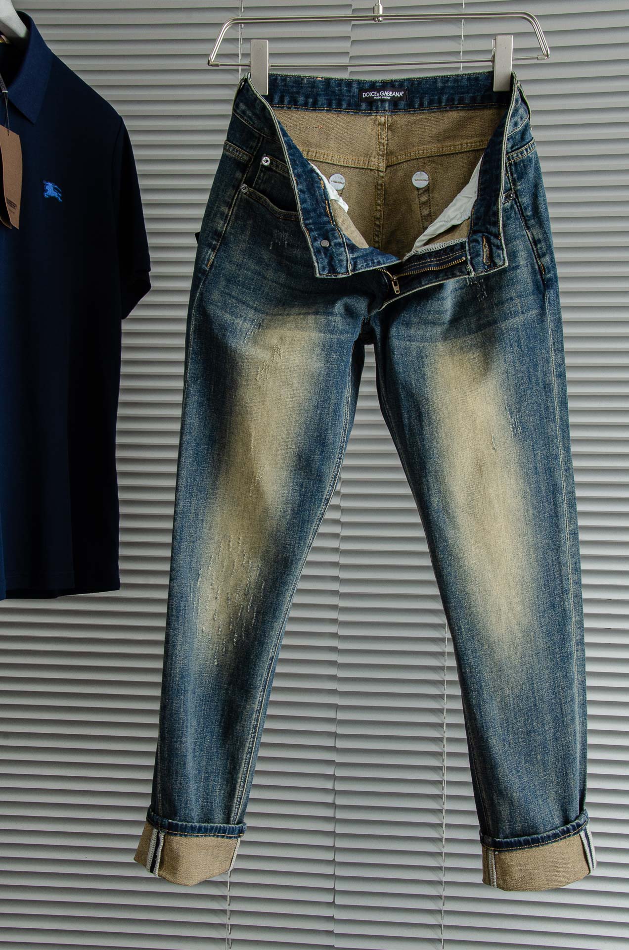 “D&G 2025s Men’s Water-Washed Cotton Jeans: High-Quality, Comfortable, and Stylish for Spring and Summer” - 图片 3