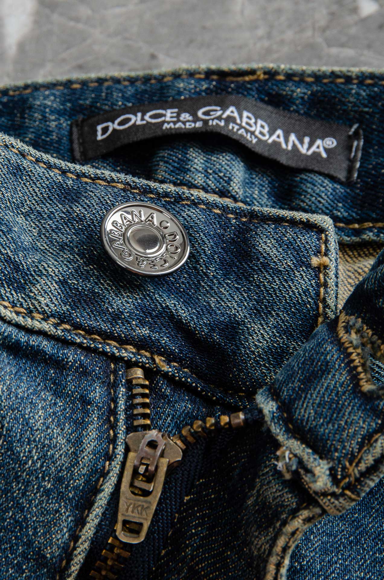 “D&G 2025s Men’s Water-Washed Cotton Jeans: High-Quality, Comfortable, and Stylish for Spring and Summer” - 图片 4