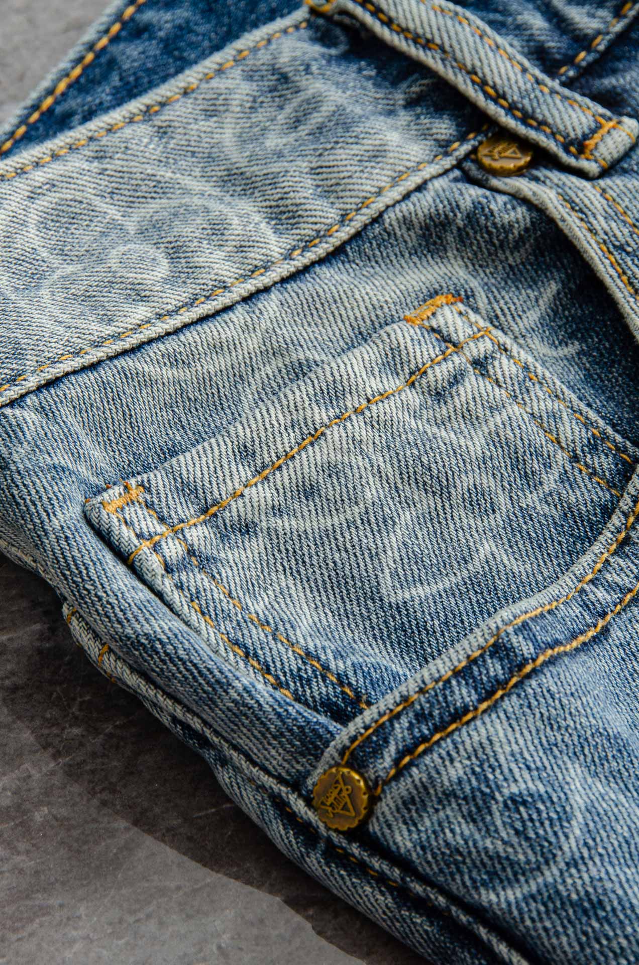 L/V2025s Men’s High-Quality California Cotton Jeans with Retro-Gold Buttons and YKK Metal Zipper - 图片 5