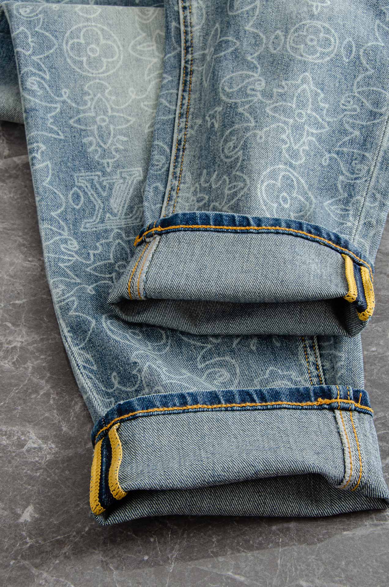 L/V2025s Men’s High-Quality California Cotton Jeans with Retro-Gold Buttons and YKK Metal Zipper - 图片 7