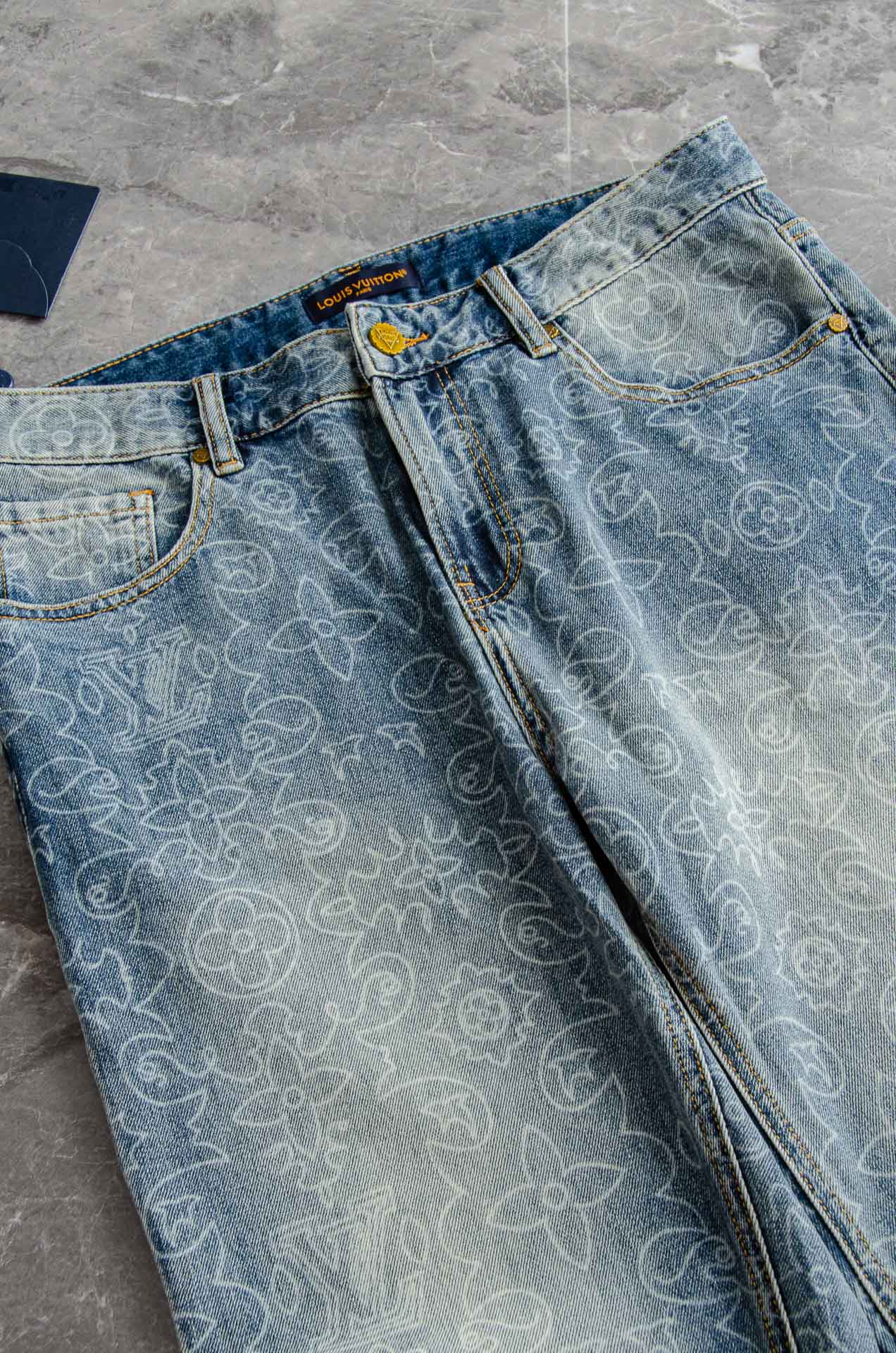 L/V2025s Men’s High-Quality California Cotton Jeans with Retro-Gold Buttons and YKK Metal Zipper - 图片 4
