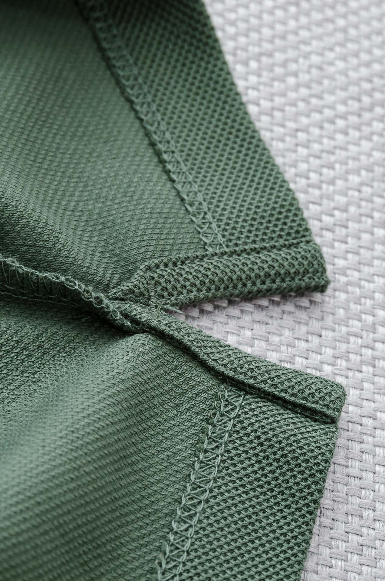 Zegna 杰尼亚2025SS六角蜂窝状珠地纹路肌理进口Pima匹马长绒棉（棉中贵族）定织罗纹领男士翻领