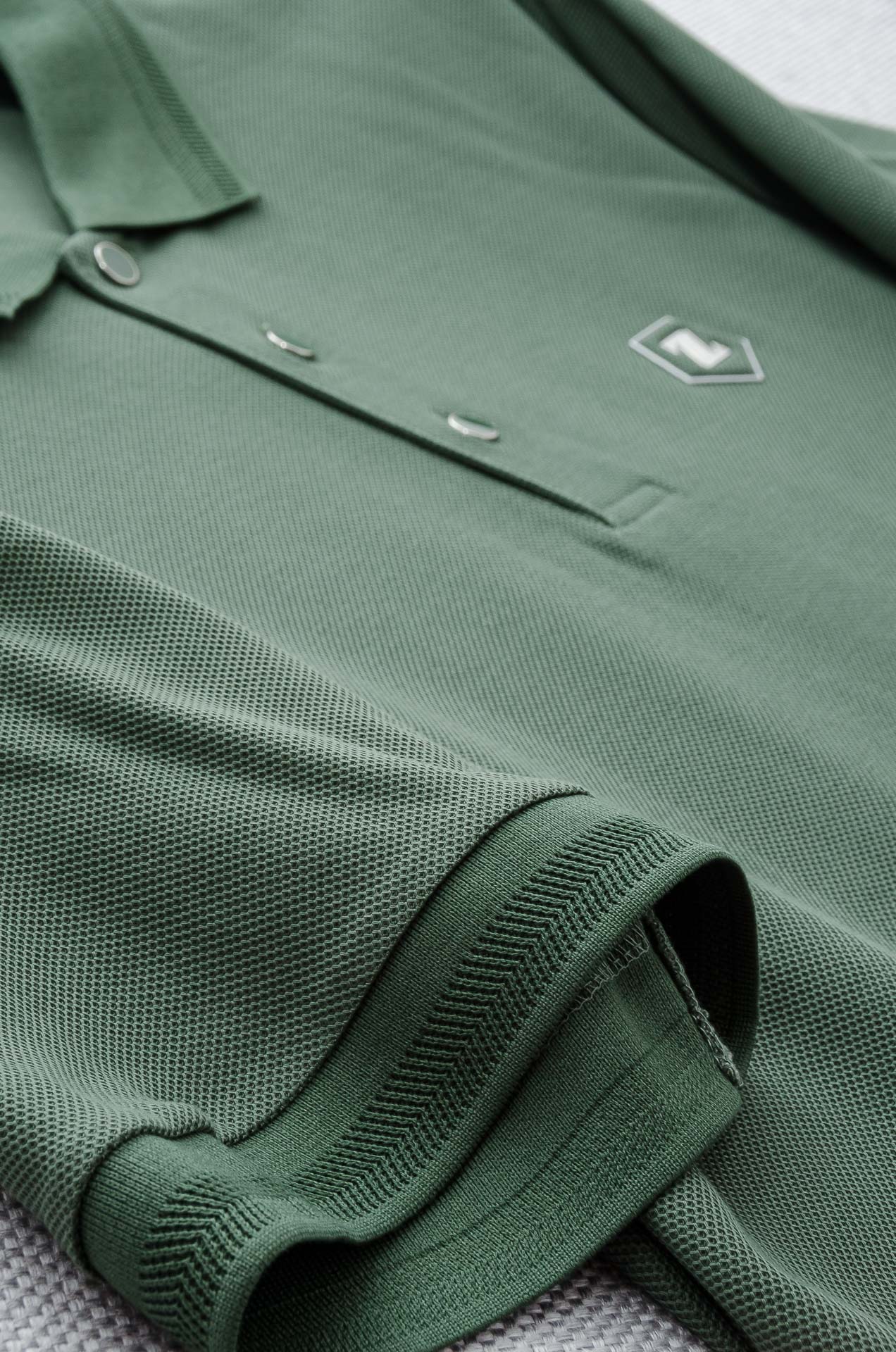 Zegna 杰尼亚2025SS六角蜂窝状珠地纹路肌理进口Pima匹马长绒棉（棉中贵族）定织罗纹领男士翻领