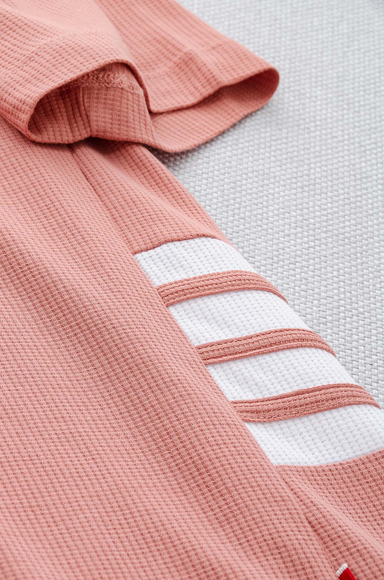 TB -2025ss 会呼吸的面料100%匹马棉胸前标志性装饰华夫格肌理感男士圆领短袖T恤衫#面料精选生